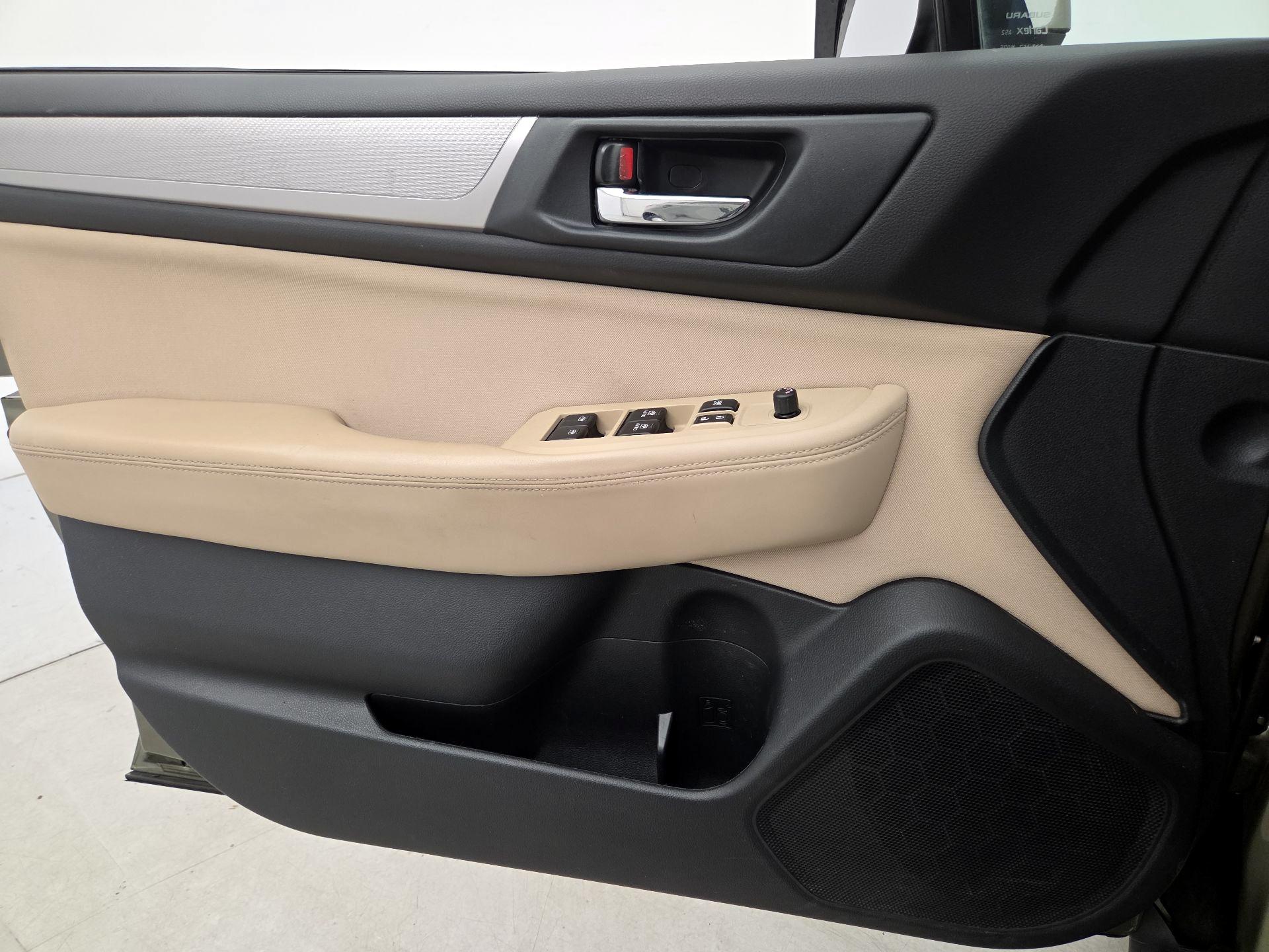 Thumbnail: 2015 Subaru Outback - 12