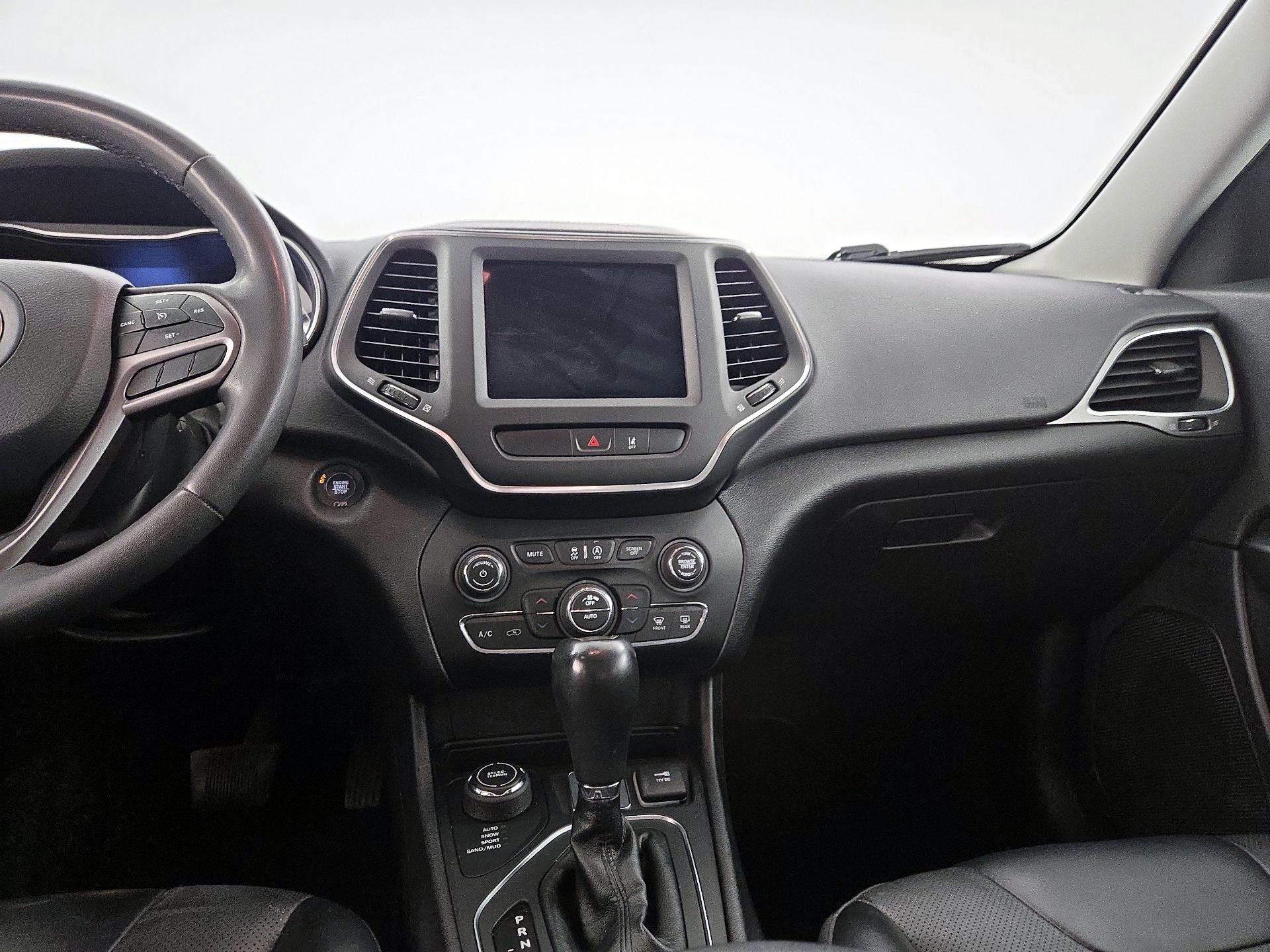 Thumbnail: 2022 Jeep Cherokee - 9