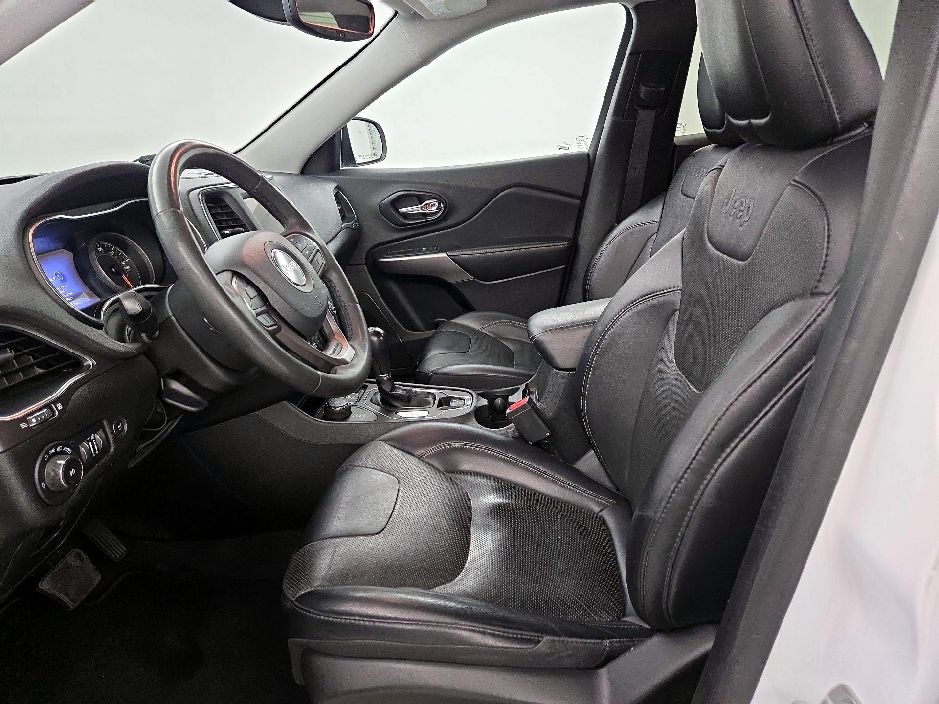 Thumbnail: 2022 Jeep Cherokee - 11