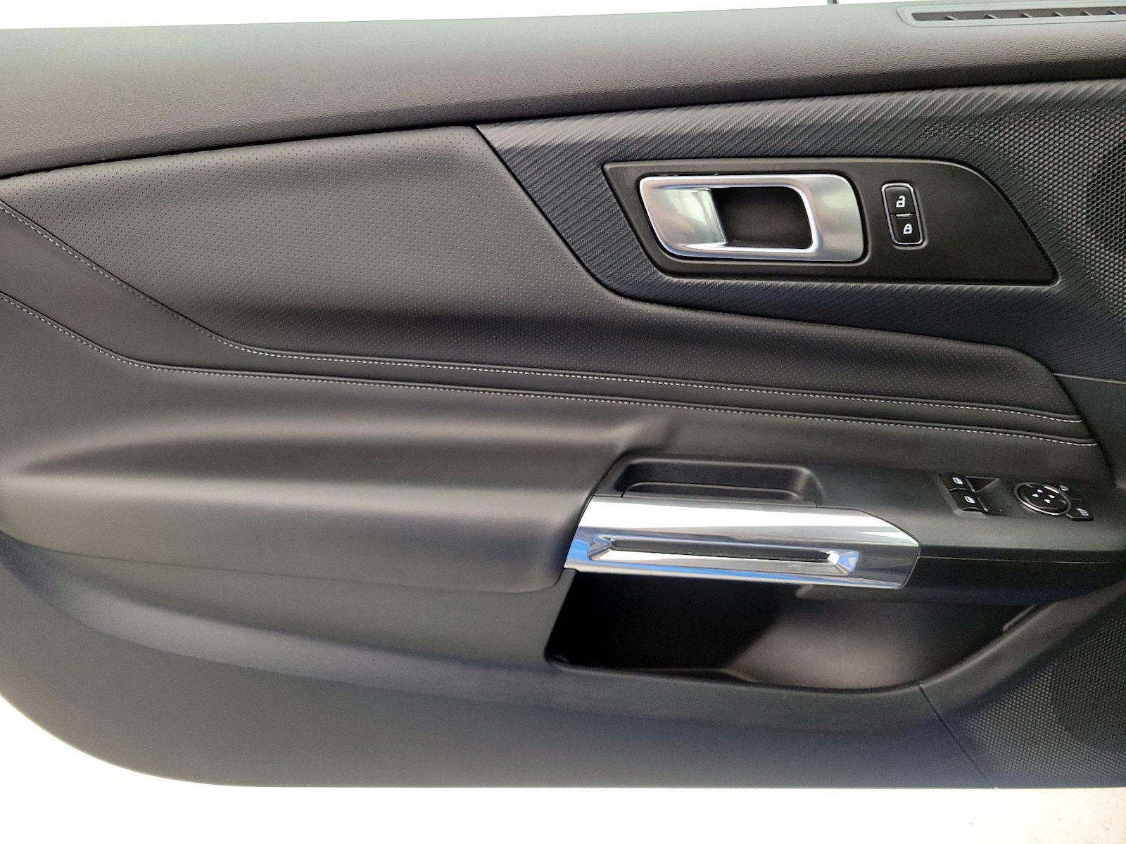 2024 Ford Mustang GT Premium - Photo 13