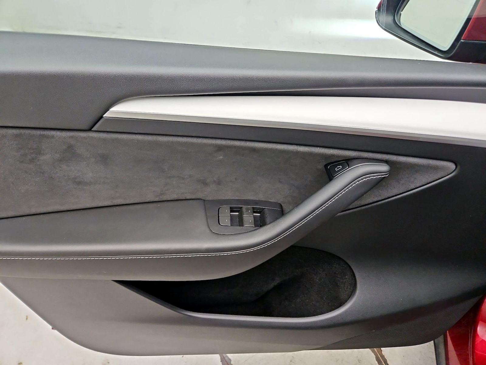 2024 Tesla Model Y Long Range - Photo 13