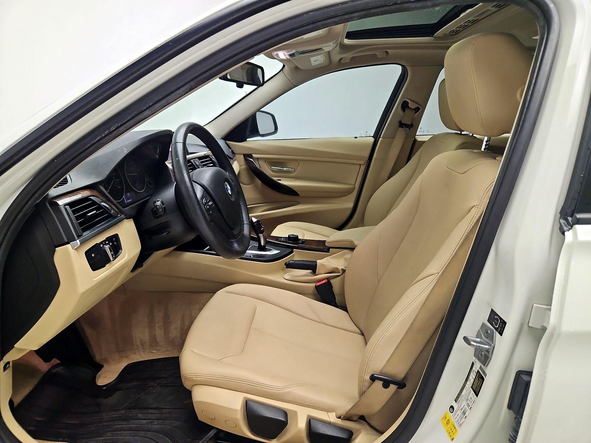 Thumbnail: 2015 BMW 3 Series - 11