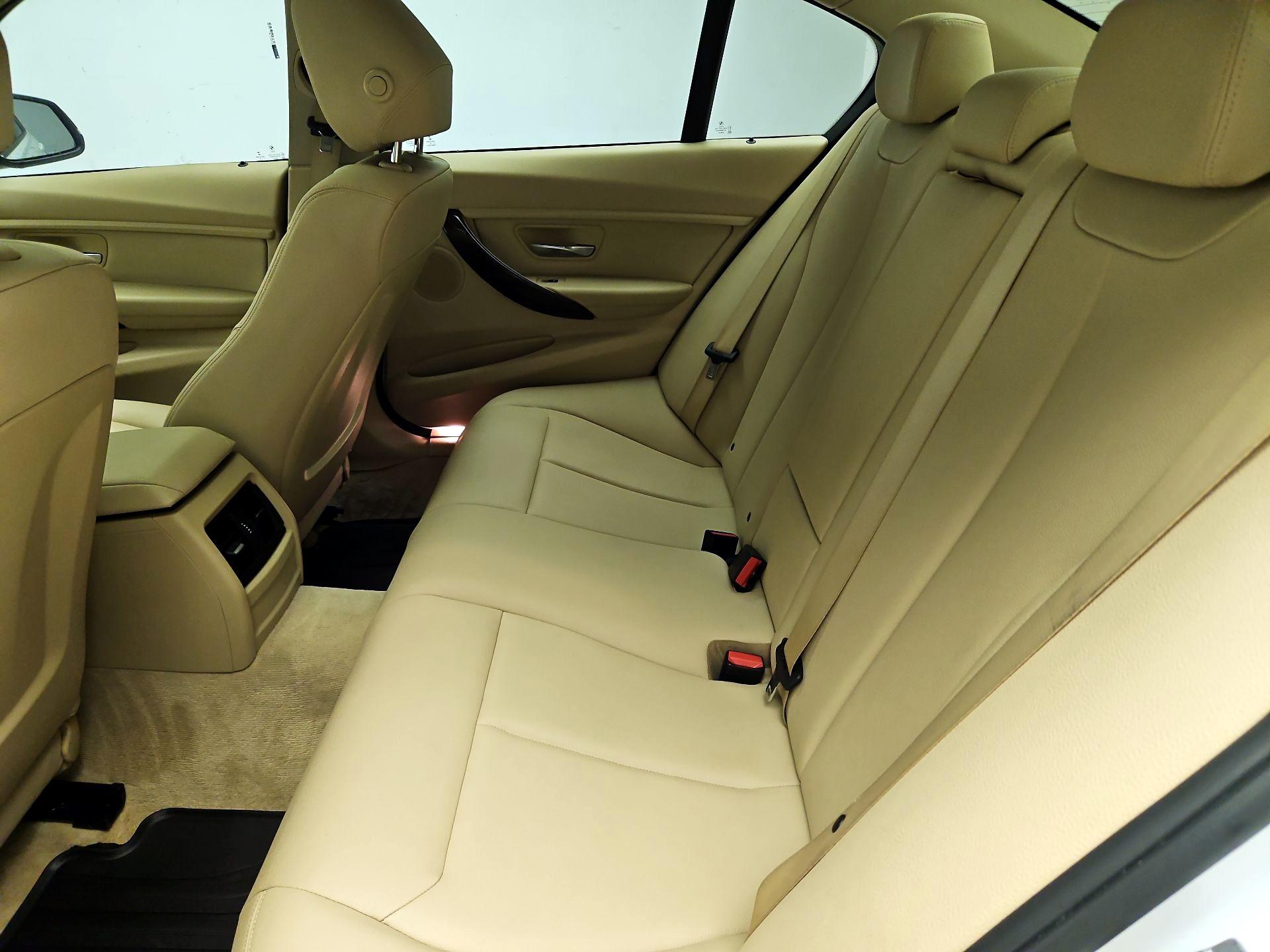 Thumbnail: 2015 BMW 3 Series - 19