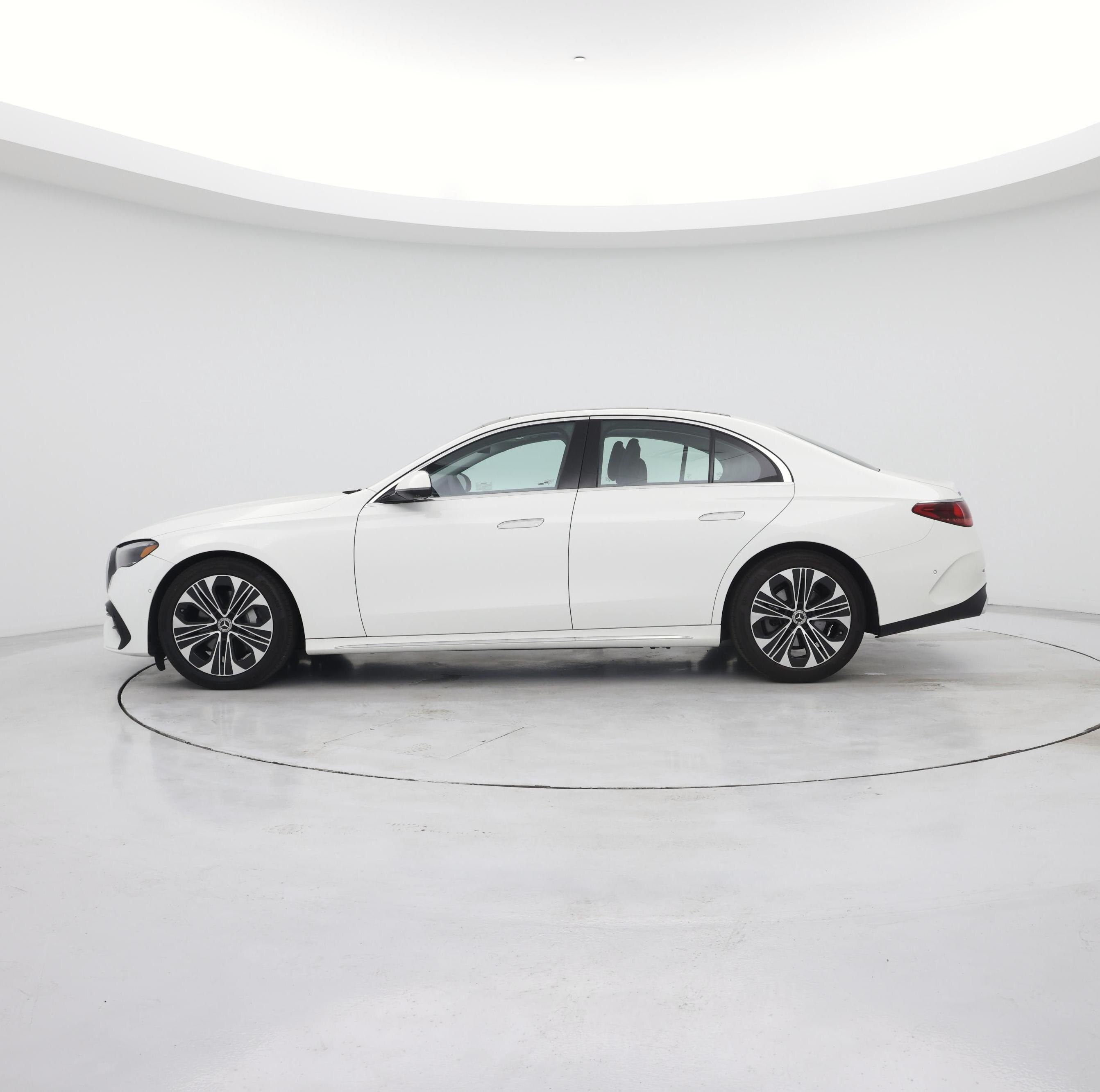 Thumbnail: 2024 Mercedes-Benz E-Class - 3
