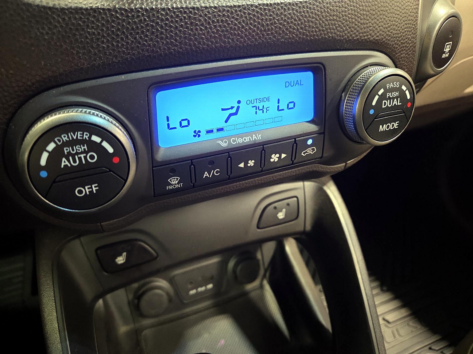 Thumbnail: 2014 Hyundai Tucson - 16