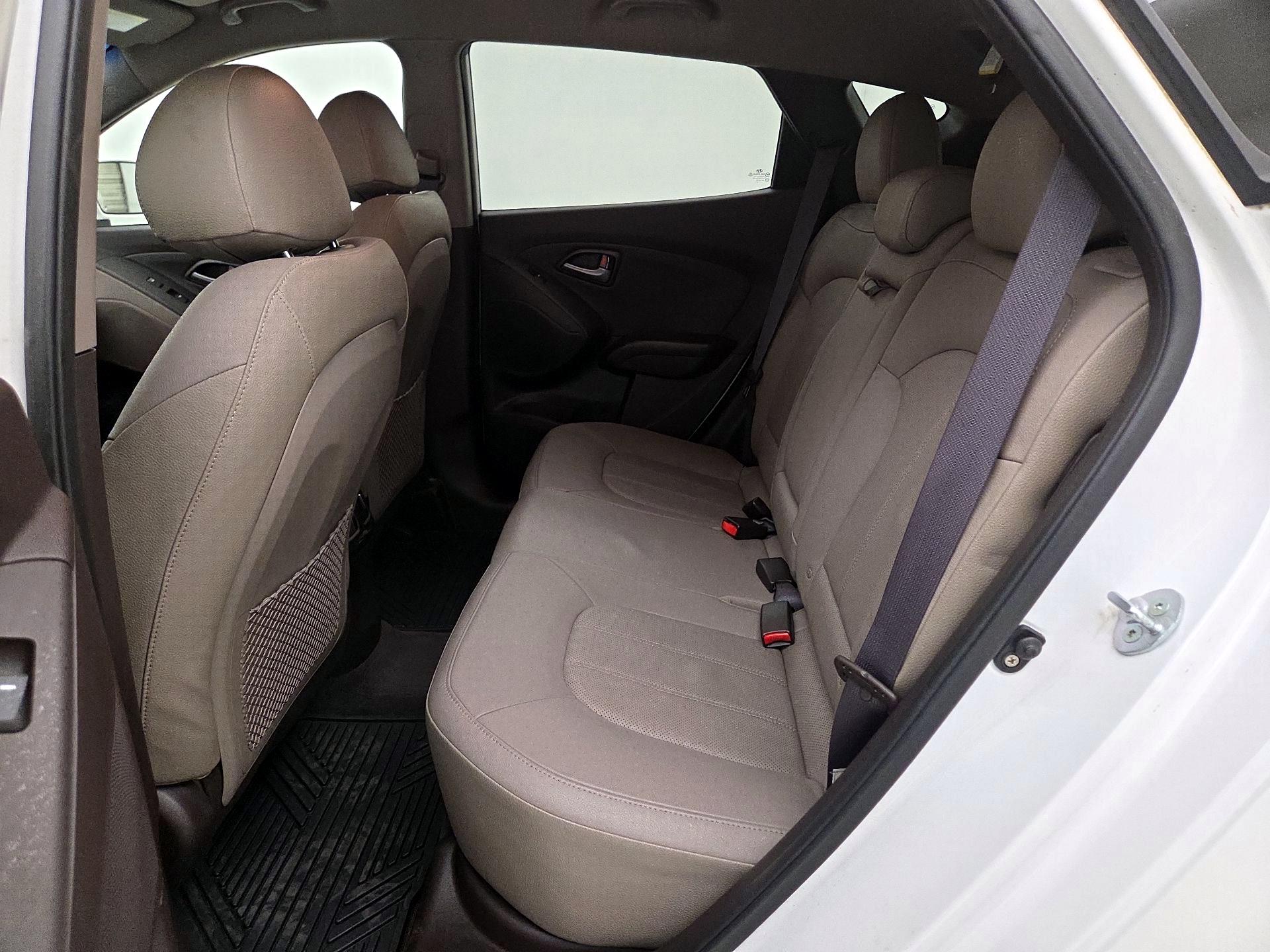 Thumbnail: 2014 Hyundai Tucson - 19
