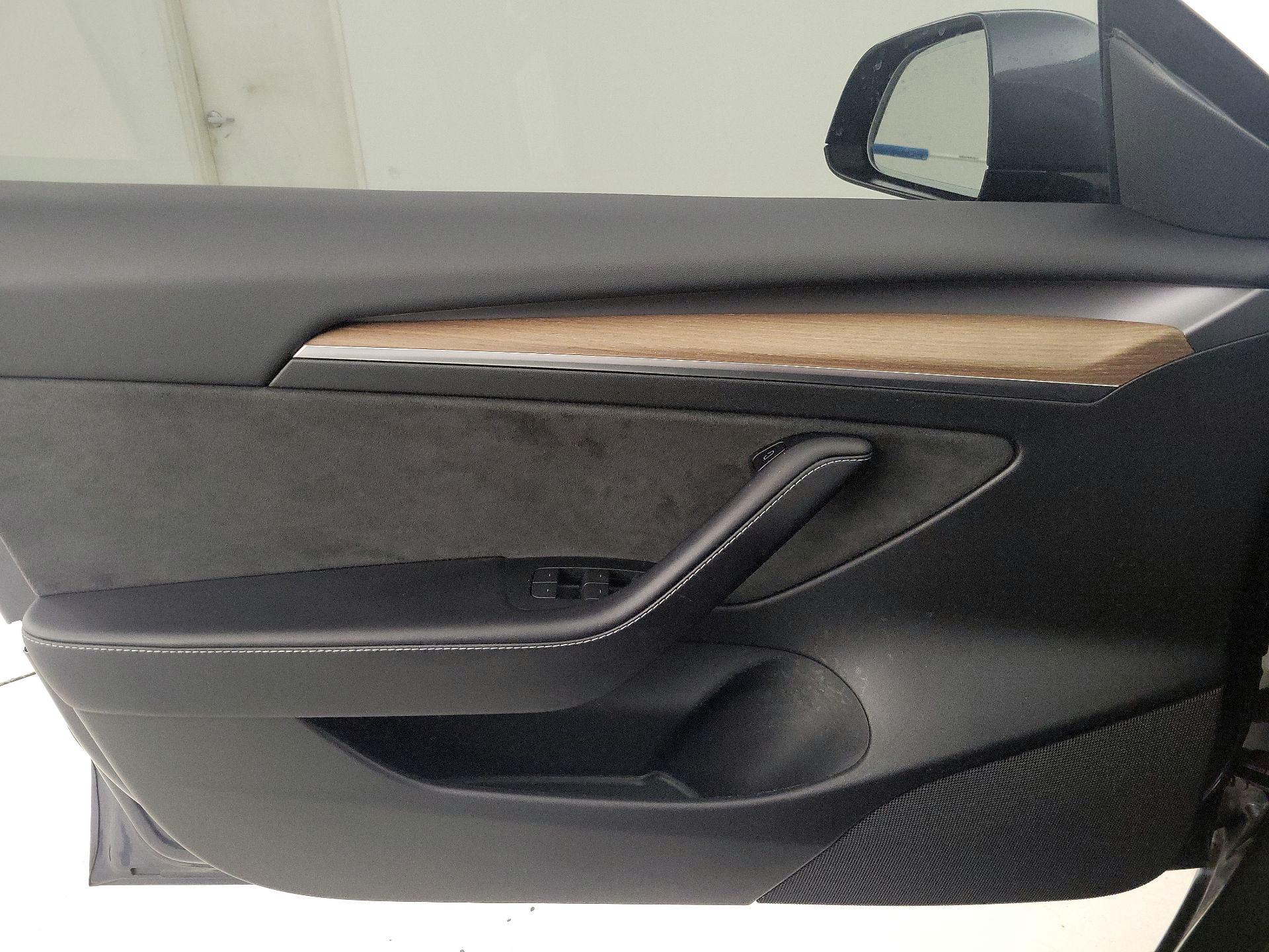Thumbnail: 2023 Tesla Model 3 - 12