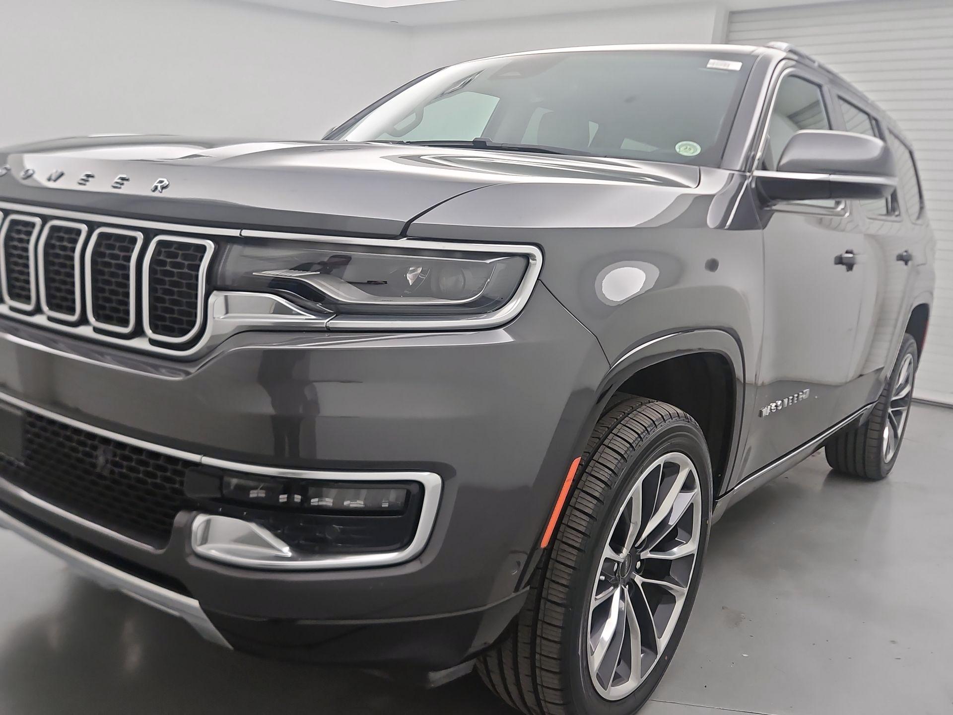 Thumbnail: 2022 Jeep Wagoneer - 3