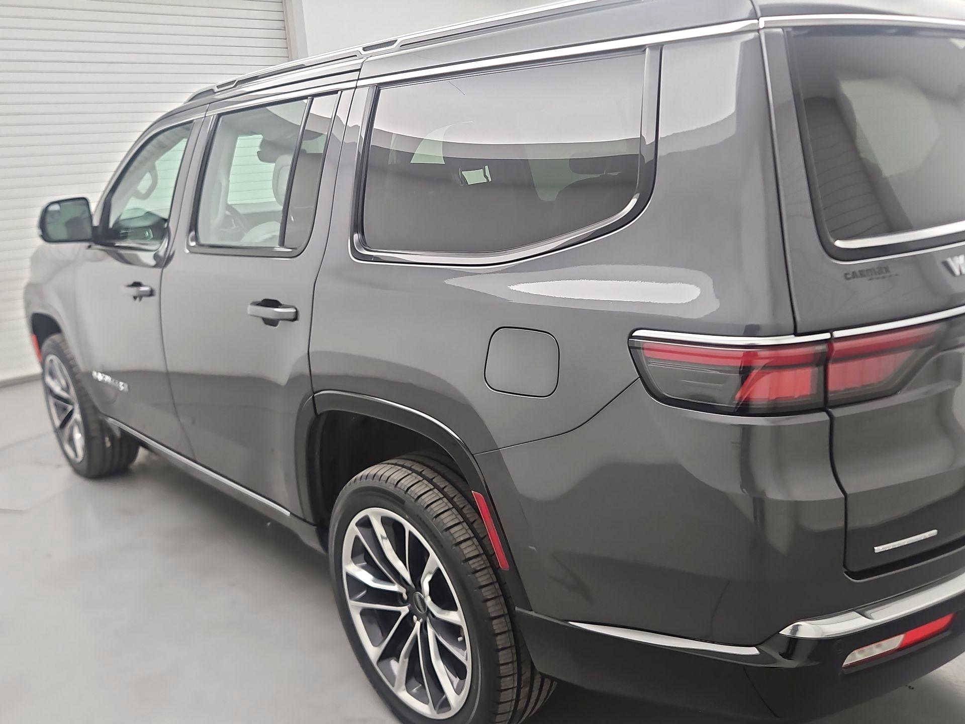 Thumbnail: 2022 Jeep Wagoneer - 7