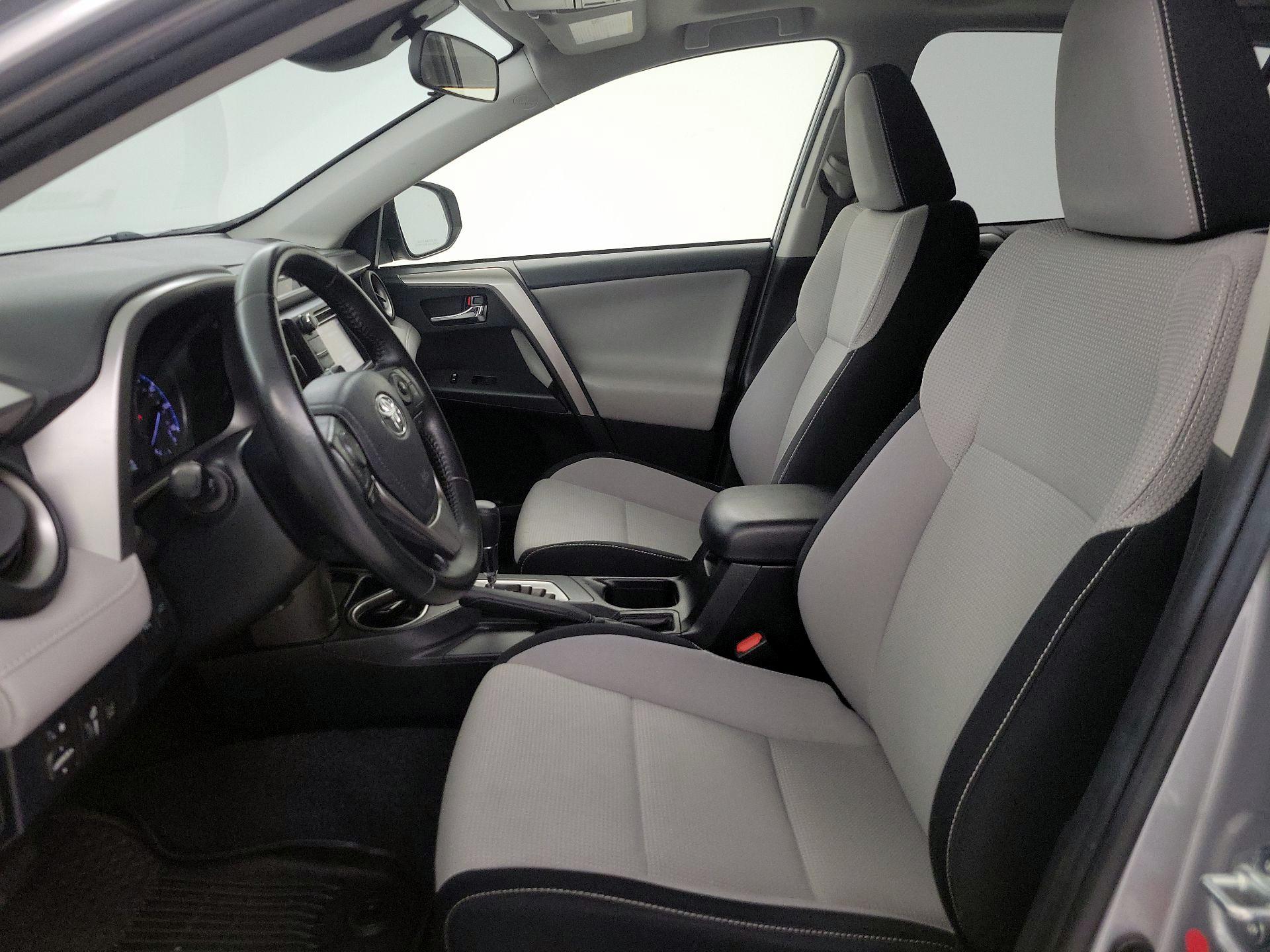 Thumbnail: 2018 Toyota RAV4 - 11