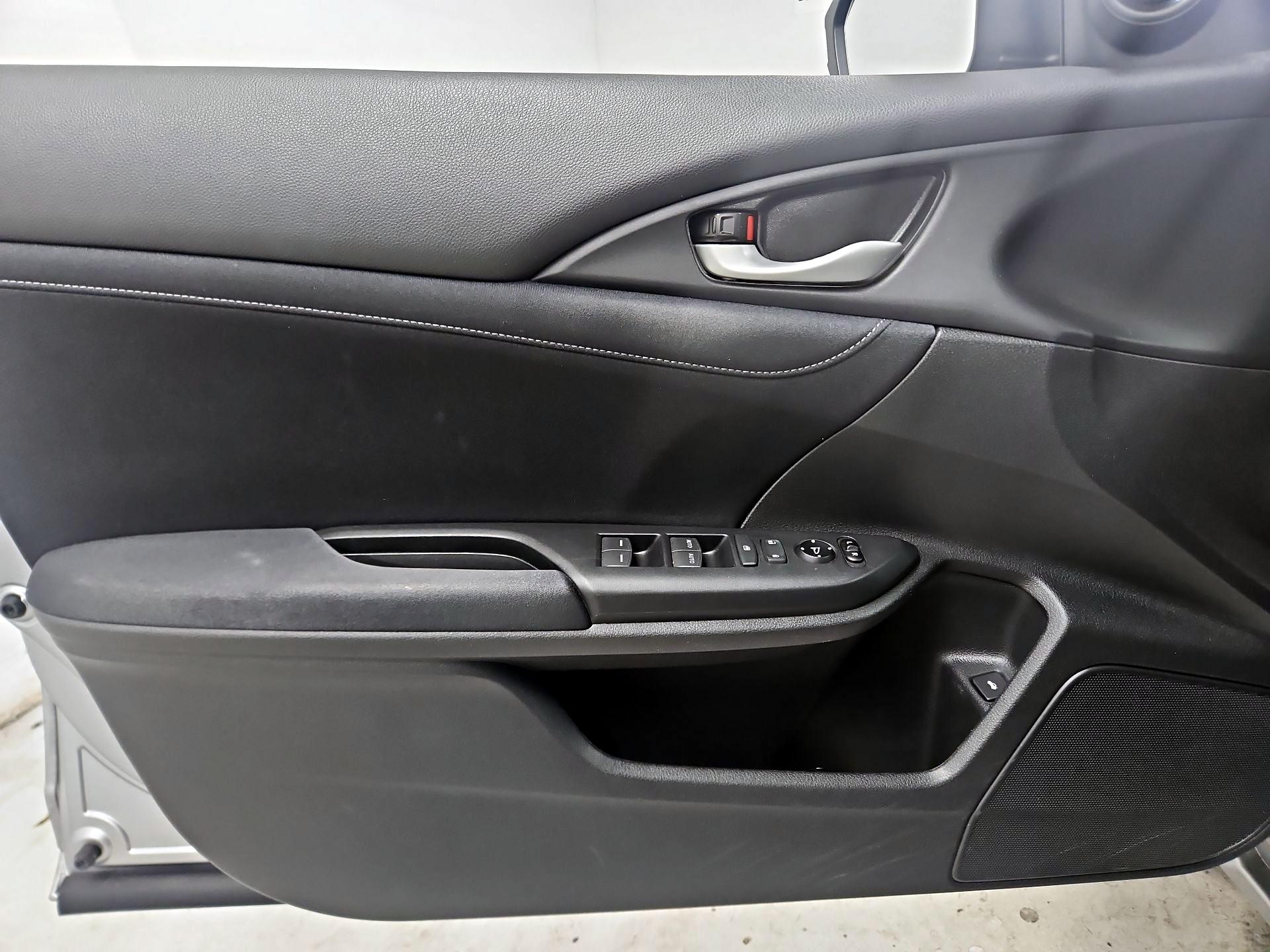 Thumbnail: 2019 Honda Insight - 12