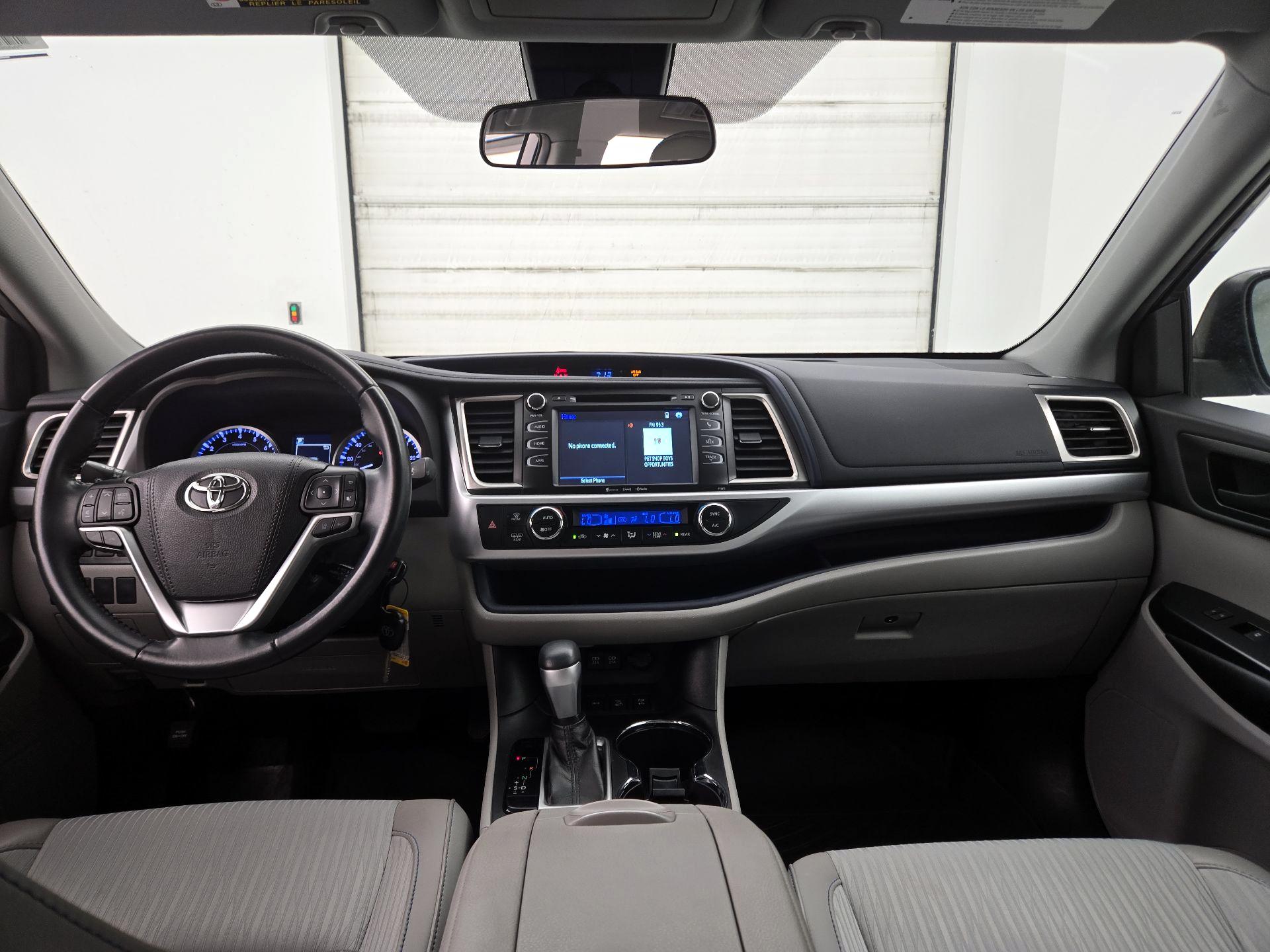 Thumbnail: 2019 Toyota Highlander - 9