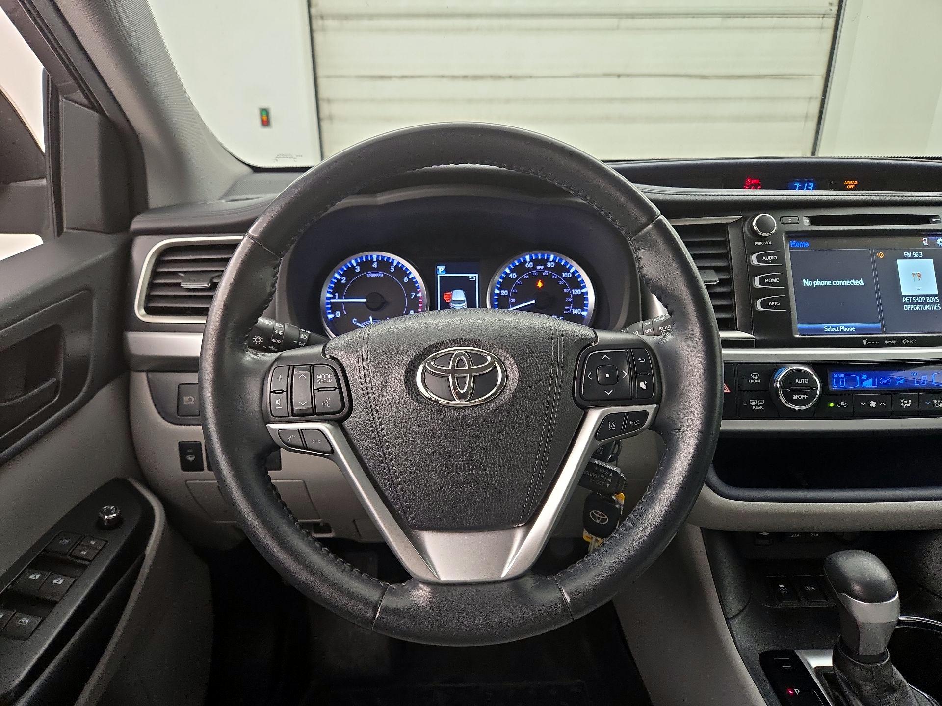 Thumbnail: 2019 Toyota Highlander - 10