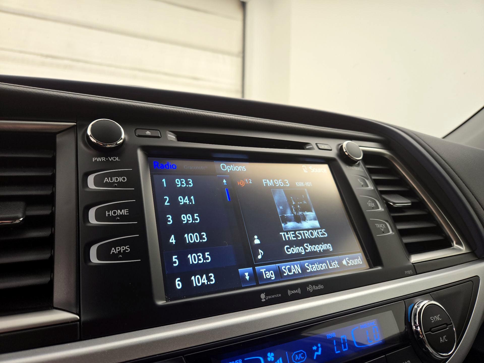 Thumbnail: 2019 Toyota Highlander - 15