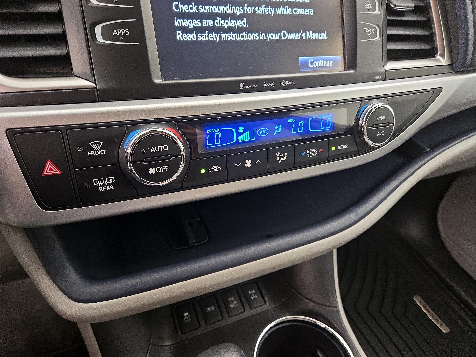 Thumbnail: 2019 Toyota Highlander - 16