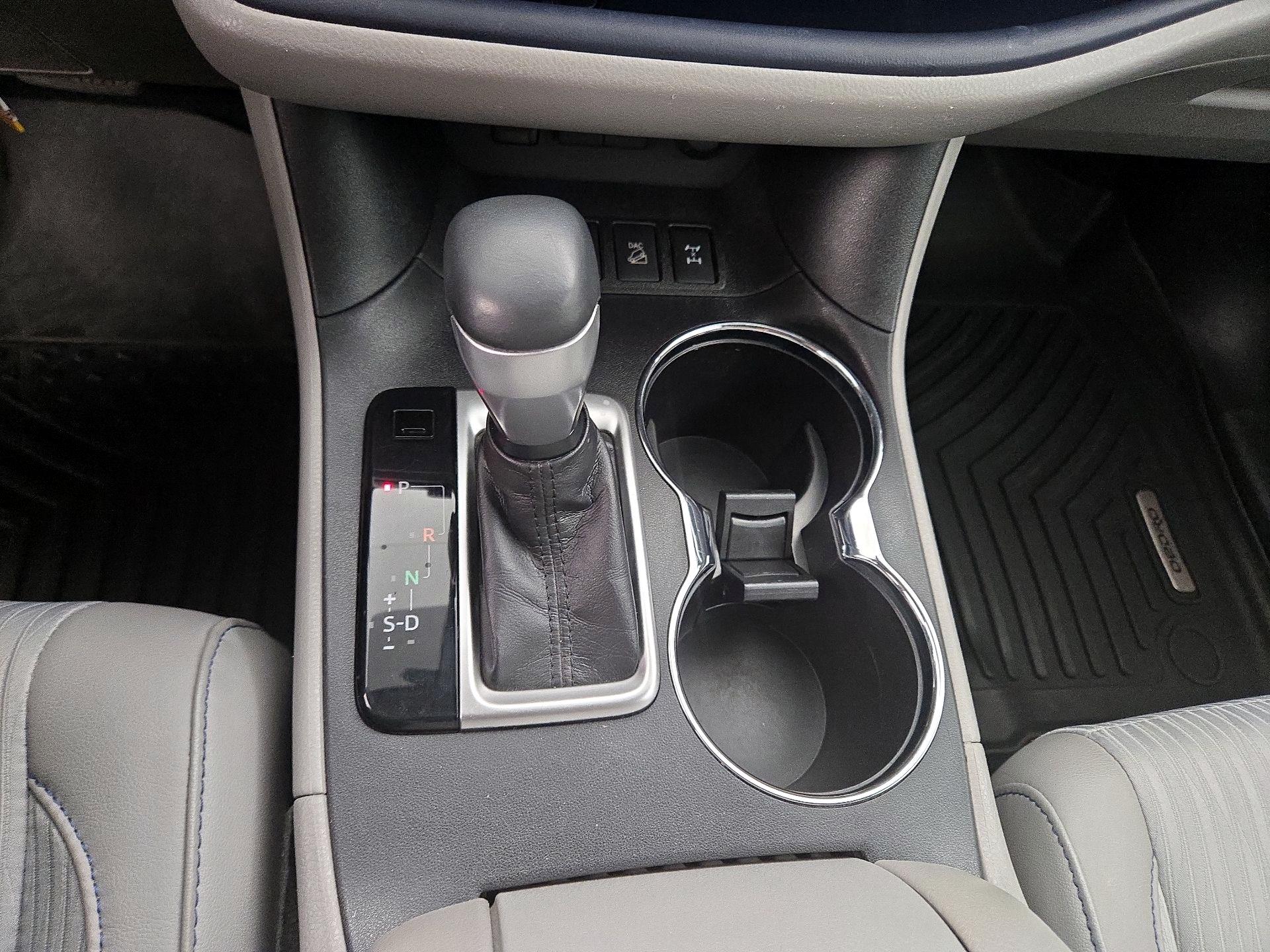 Thumbnail: 2019 Toyota Highlander - 17