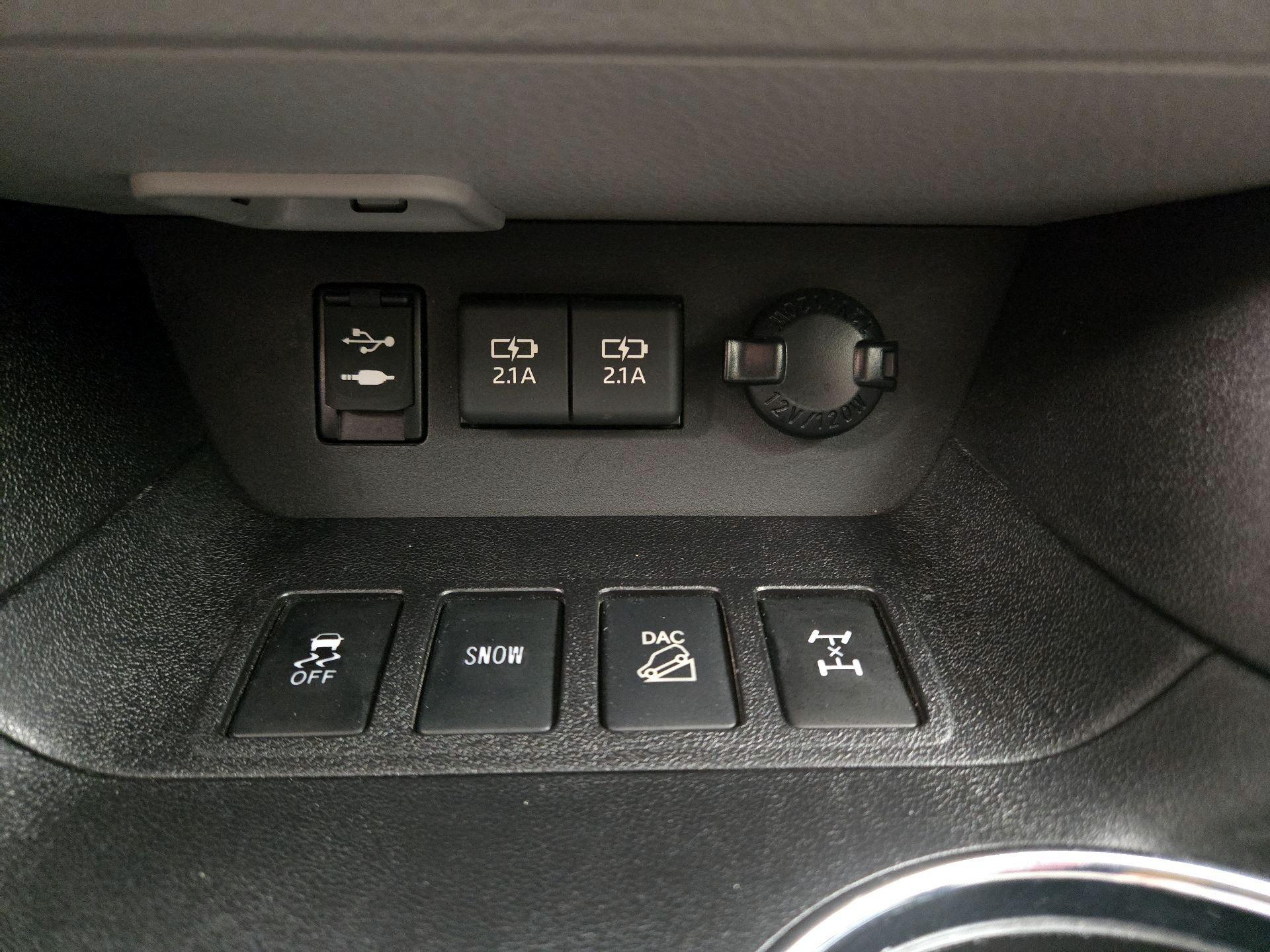Thumbnail: 2019 Toyota Highlander - 18