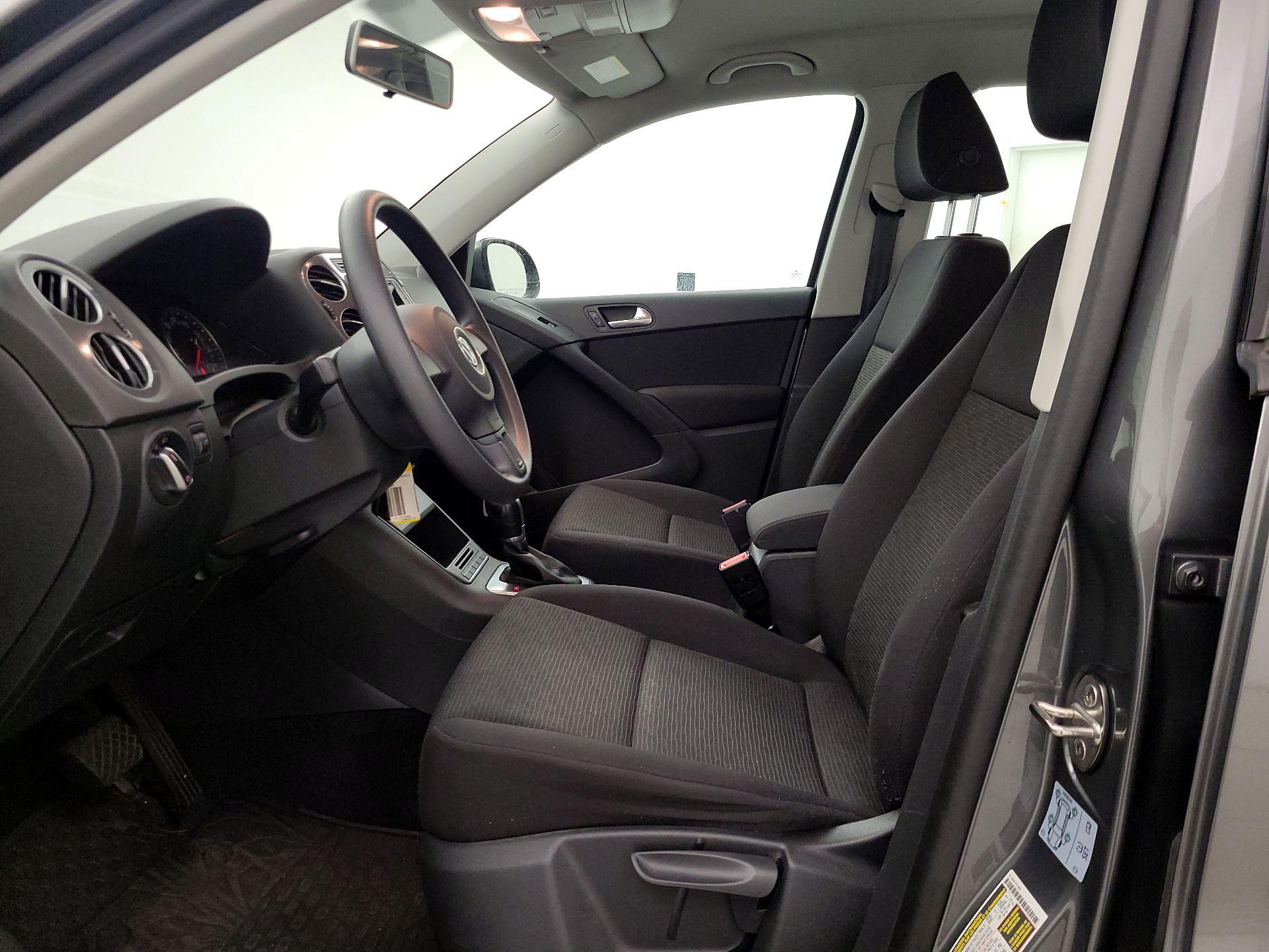 Thumbnail: 2018 Volkswagen Tiguan - 11
