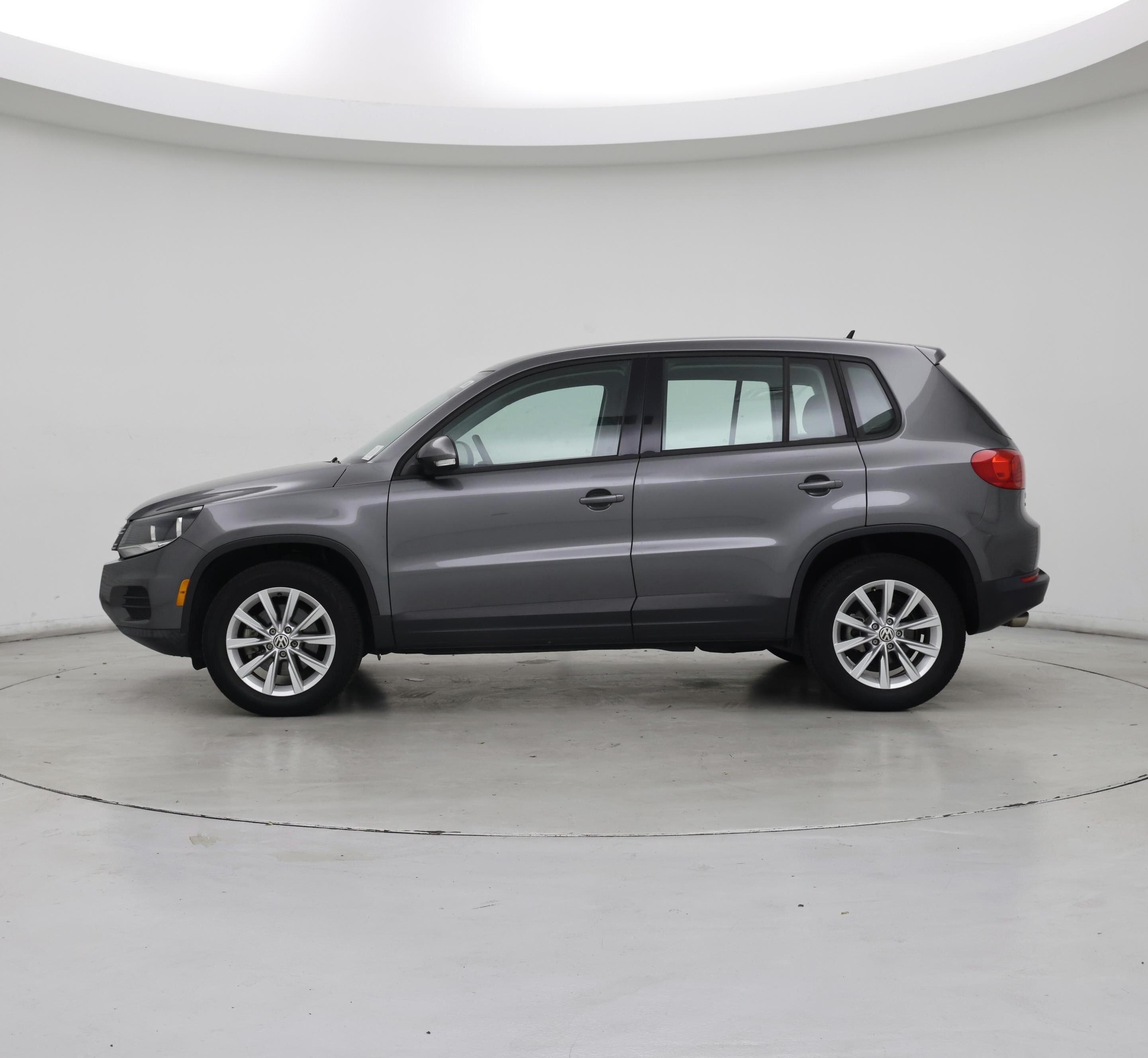 Thumbnail: 2018 Volkswagen Tiguan - 3