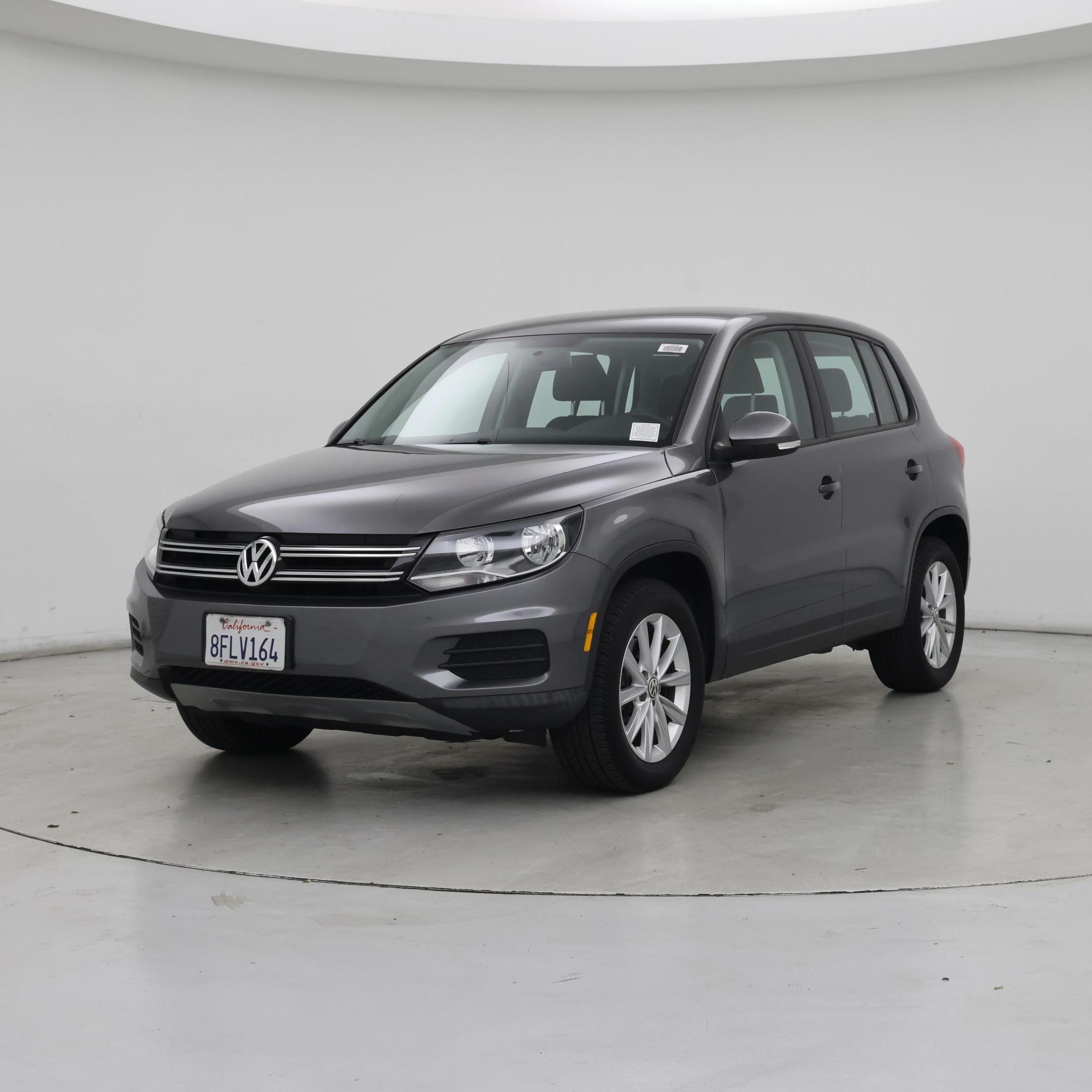 Thumbnail: 2018 Volkswagen Tiguan - 4