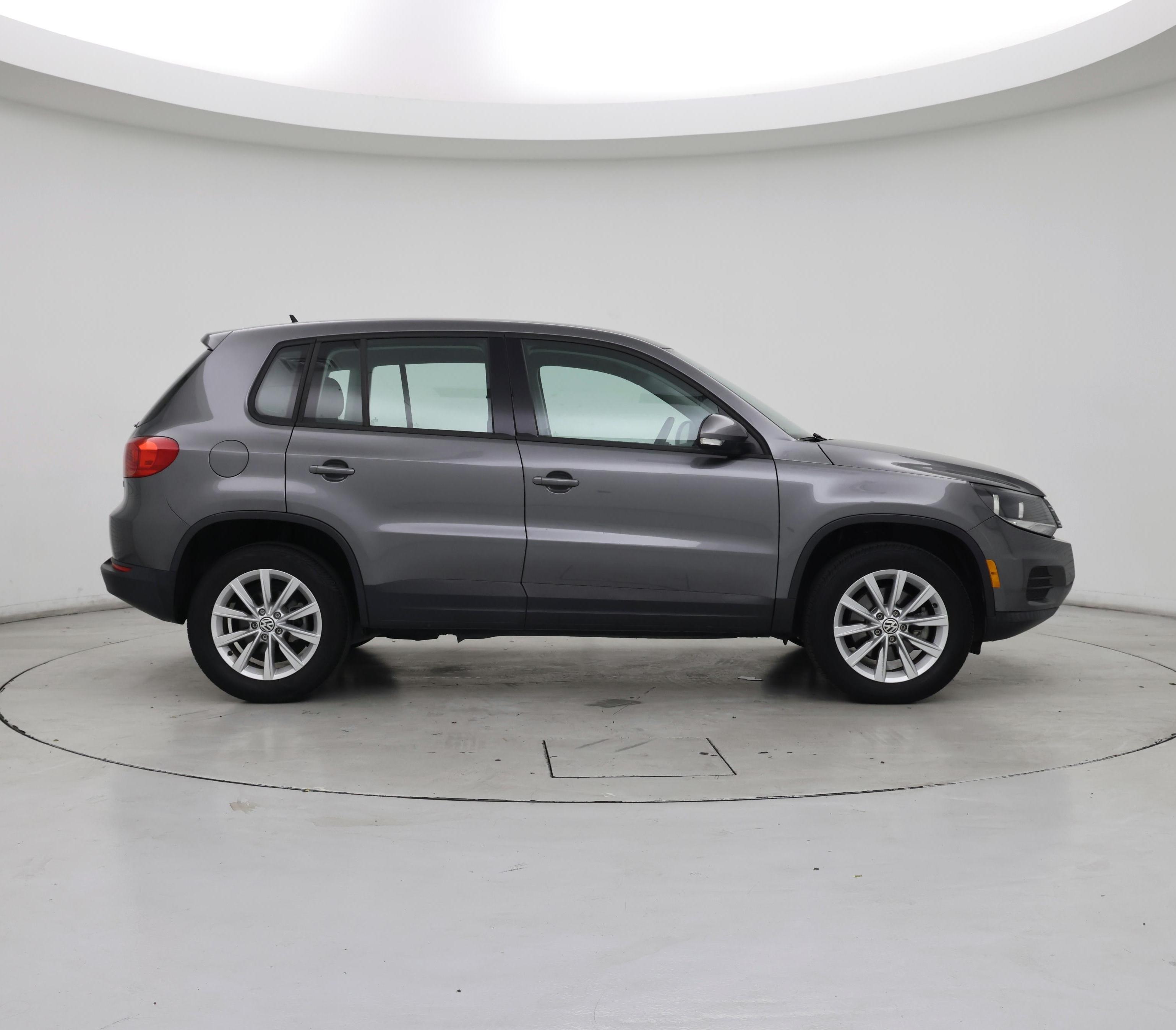 Thumbnail: 2018 Volkswagen Tiguan - 7