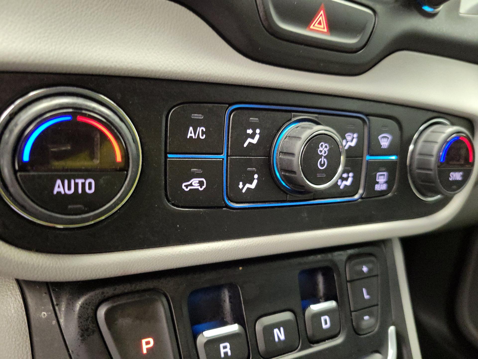 Thumbnail: 2020 GMC Terrain - 17