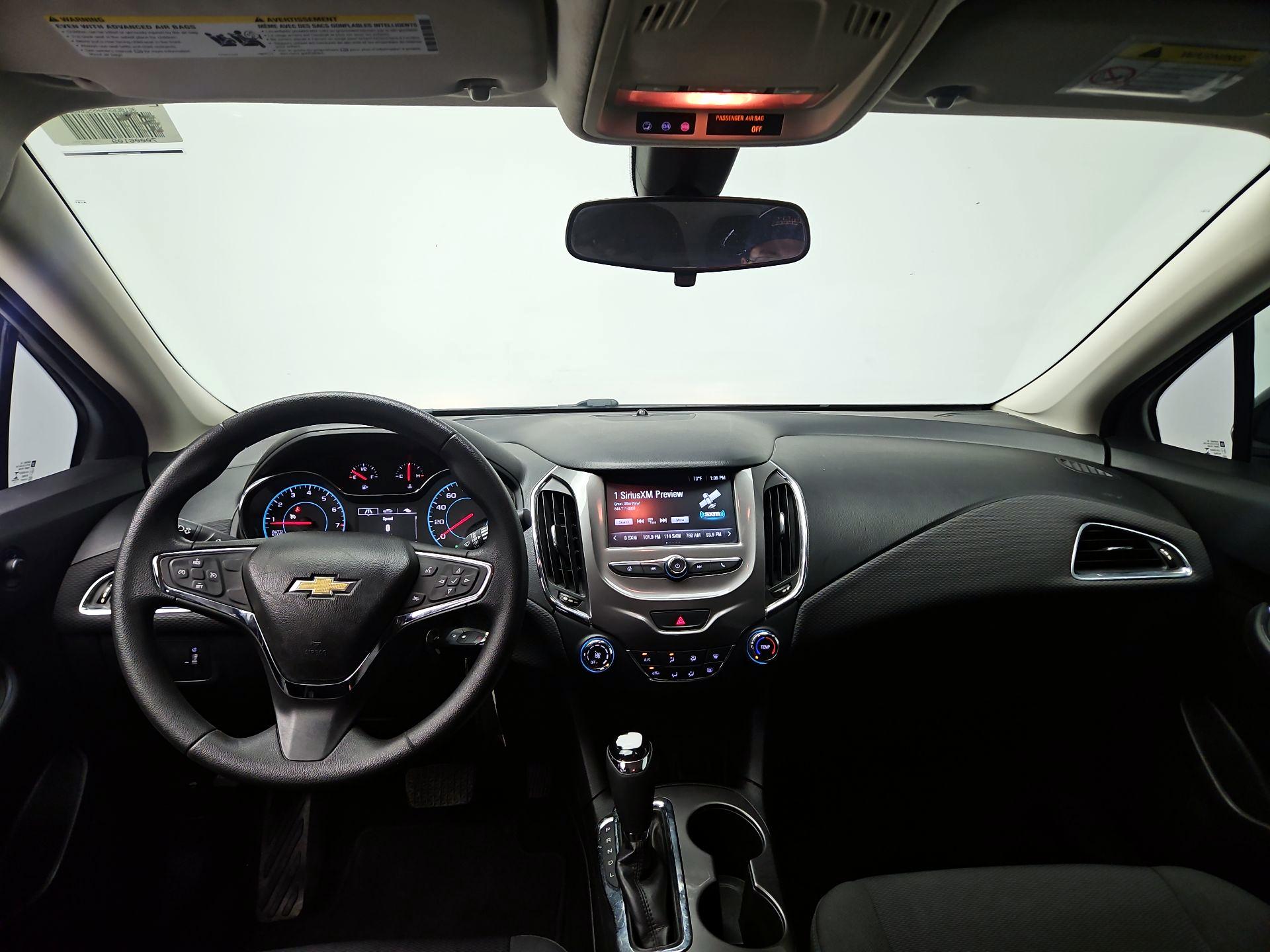 Thumbnail: 2017 Chevrolet Cruze - 9
