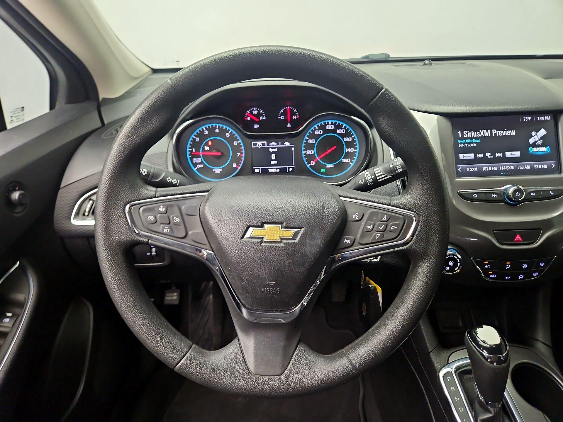 Thumbnail: 2017 Chevrolet Cruze - 10