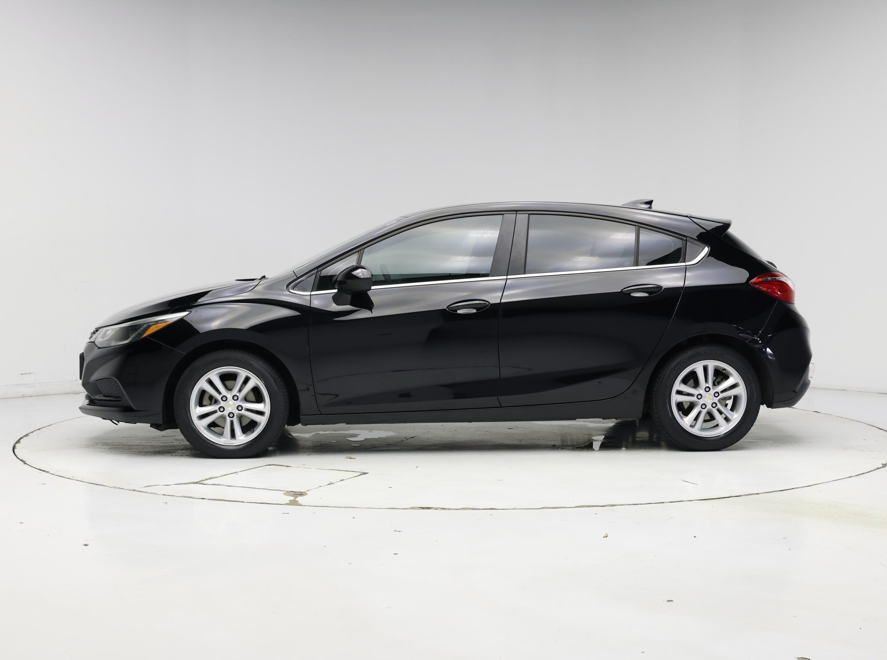 Thumbnail: 2017 Chevrolet Cruze - 3