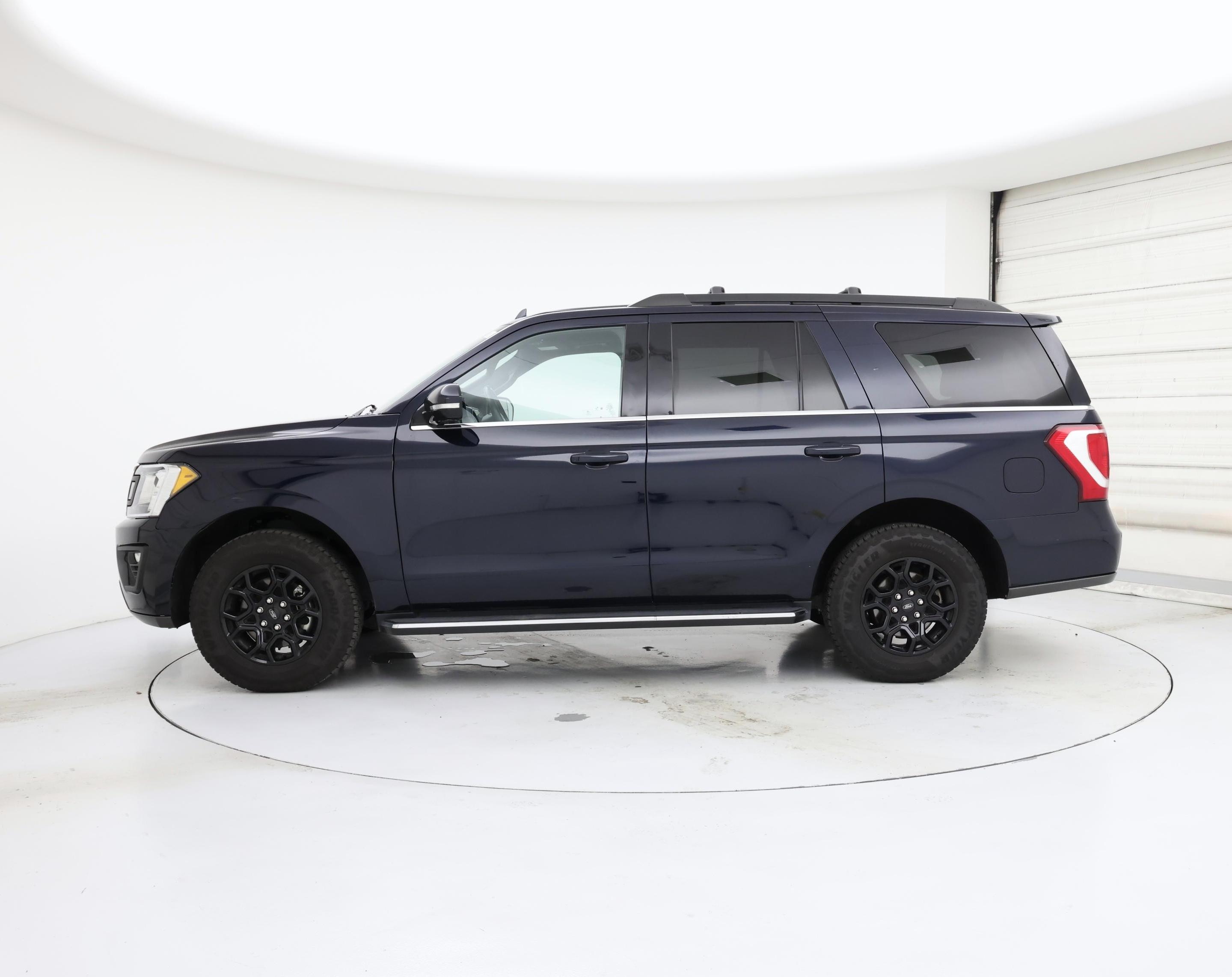 Thumbnail: 2021 Ford Expedition - 3