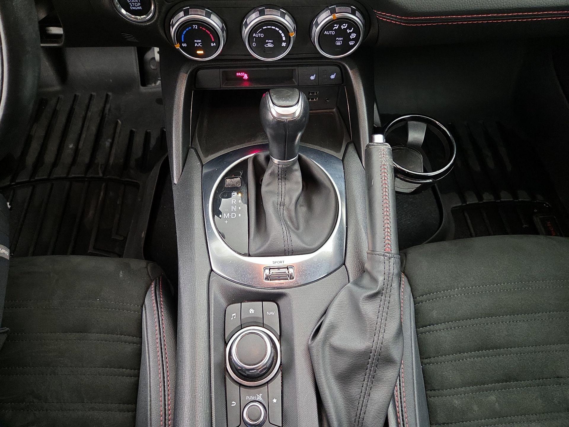 Thumbnail: 2017 Fiat 124 Spider - 17