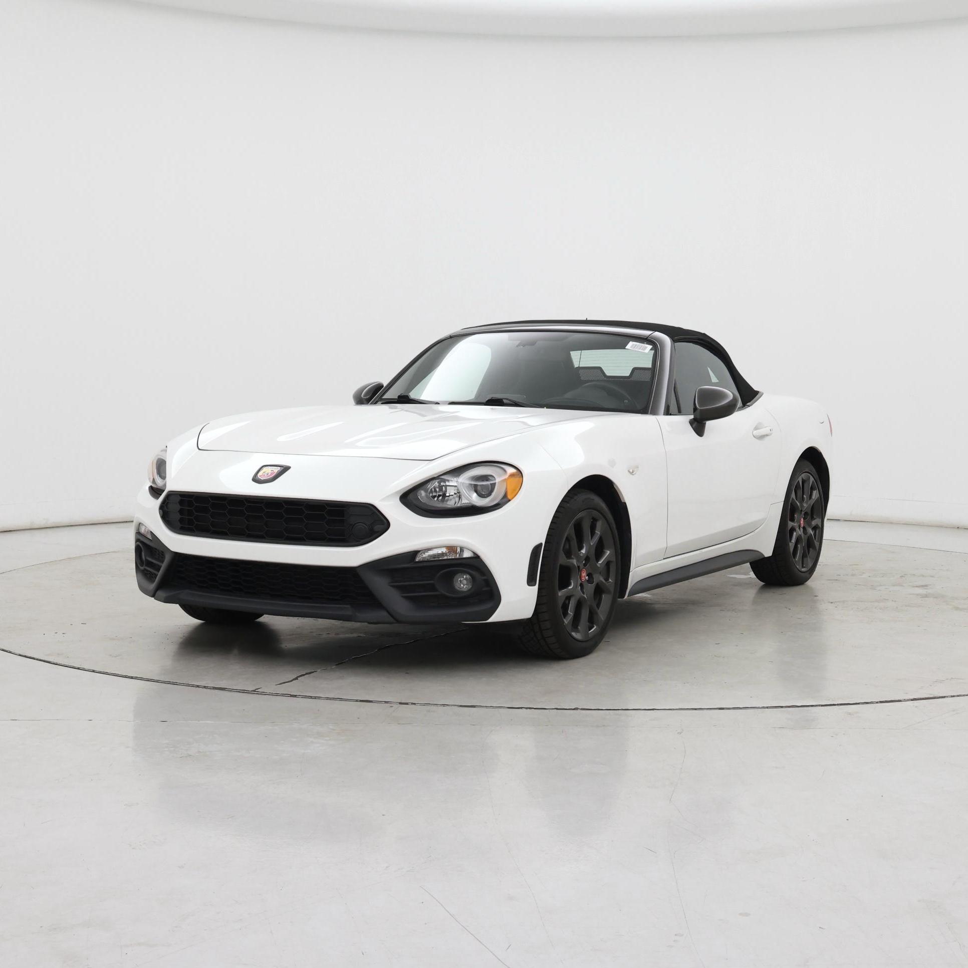 Thumbnail: 2017 Fiat 124 Spider - 4