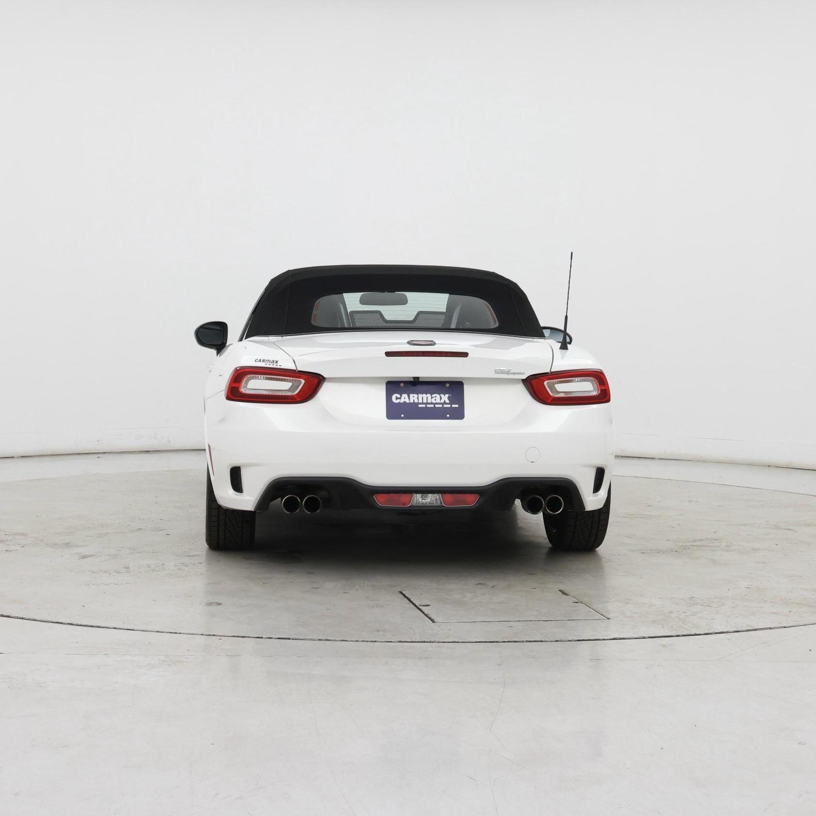 Thumbnail: 2017 Fiat 124 Spider - 6
