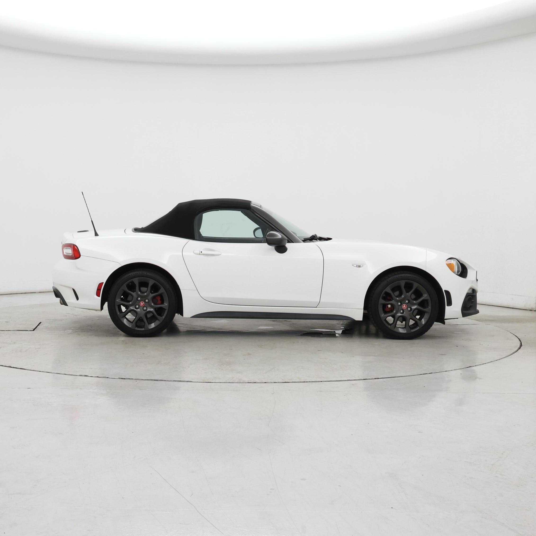 Thumbnail: 2017 Fiat 124 Spider - 7