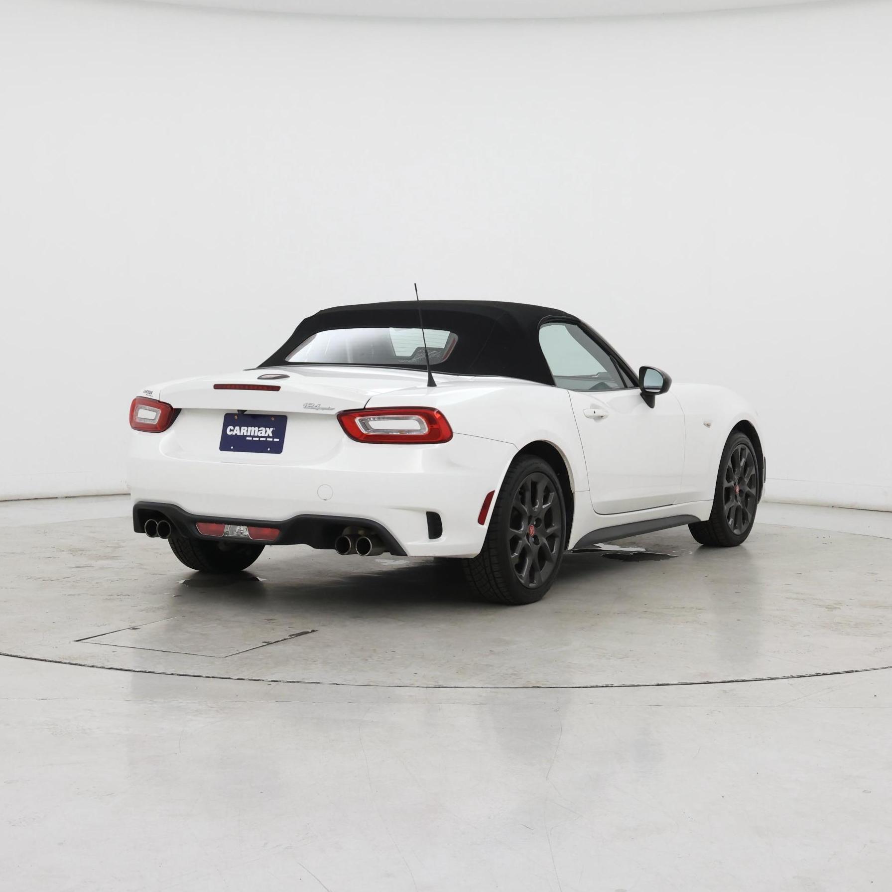 Thumbnail: 2017 Fiat 124 Spider - 8