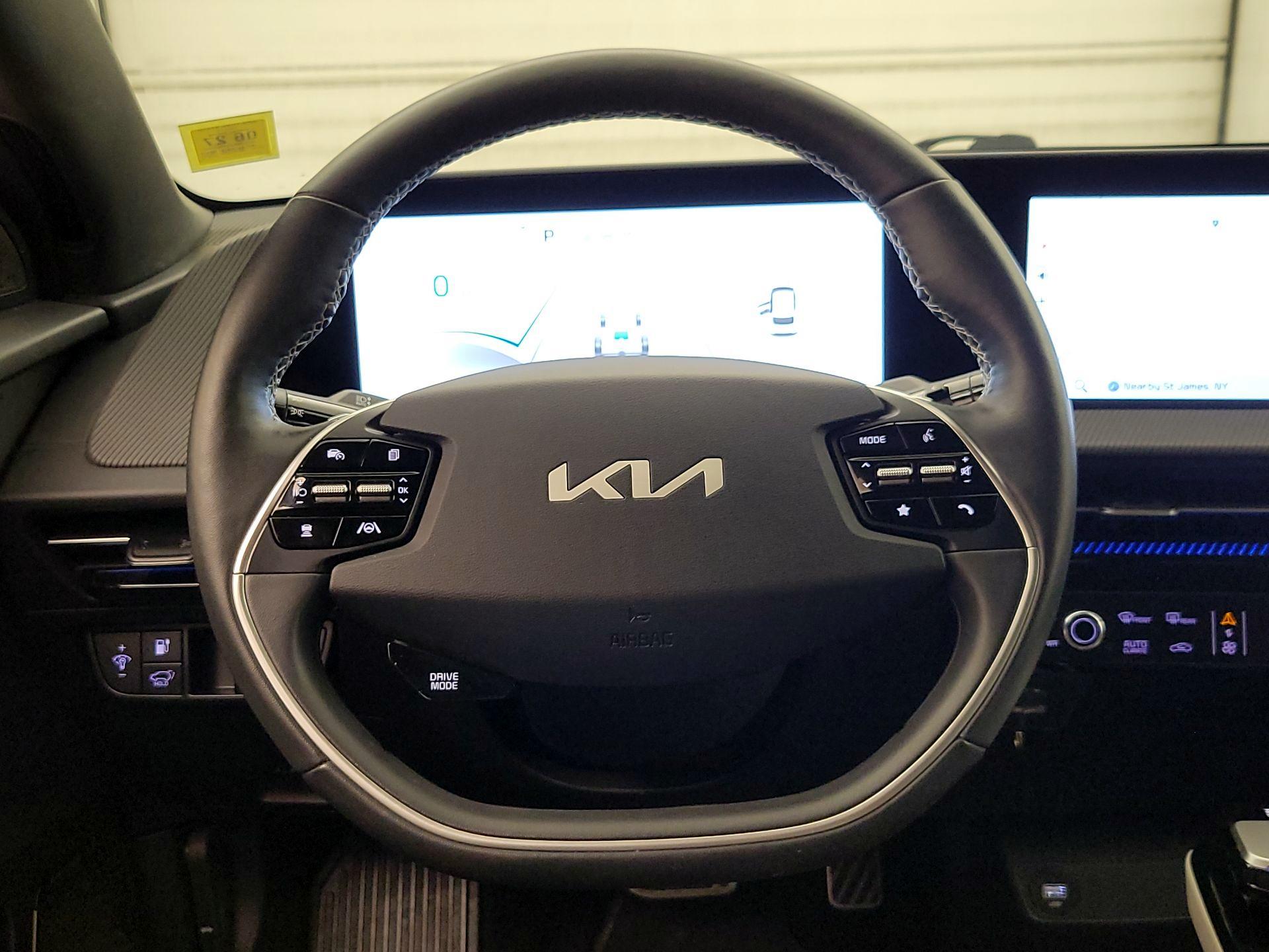 Thumbnail: 2023 Kia EV6 - 10