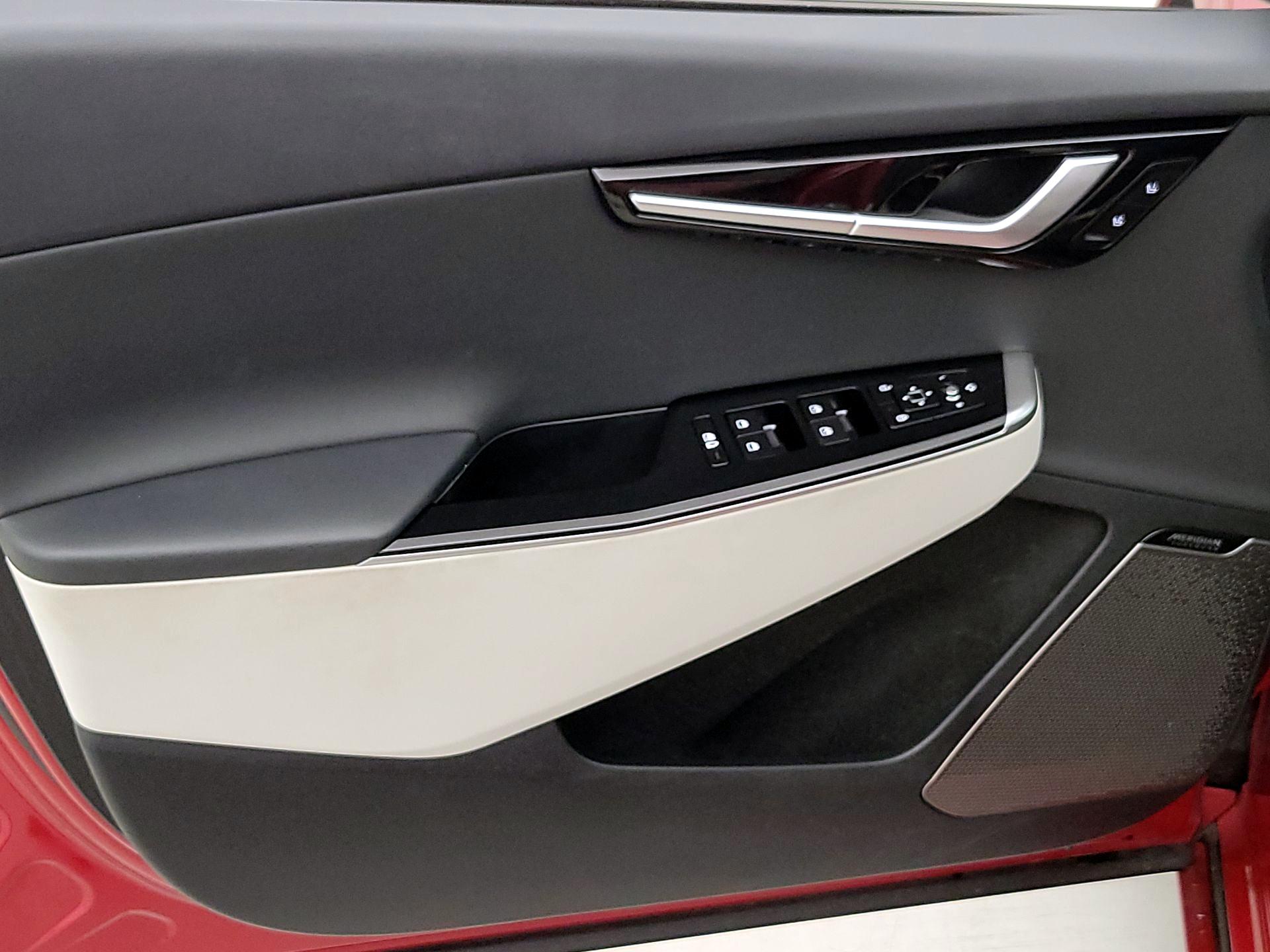 Thumbnail: 2023 Kia EV6 - 12