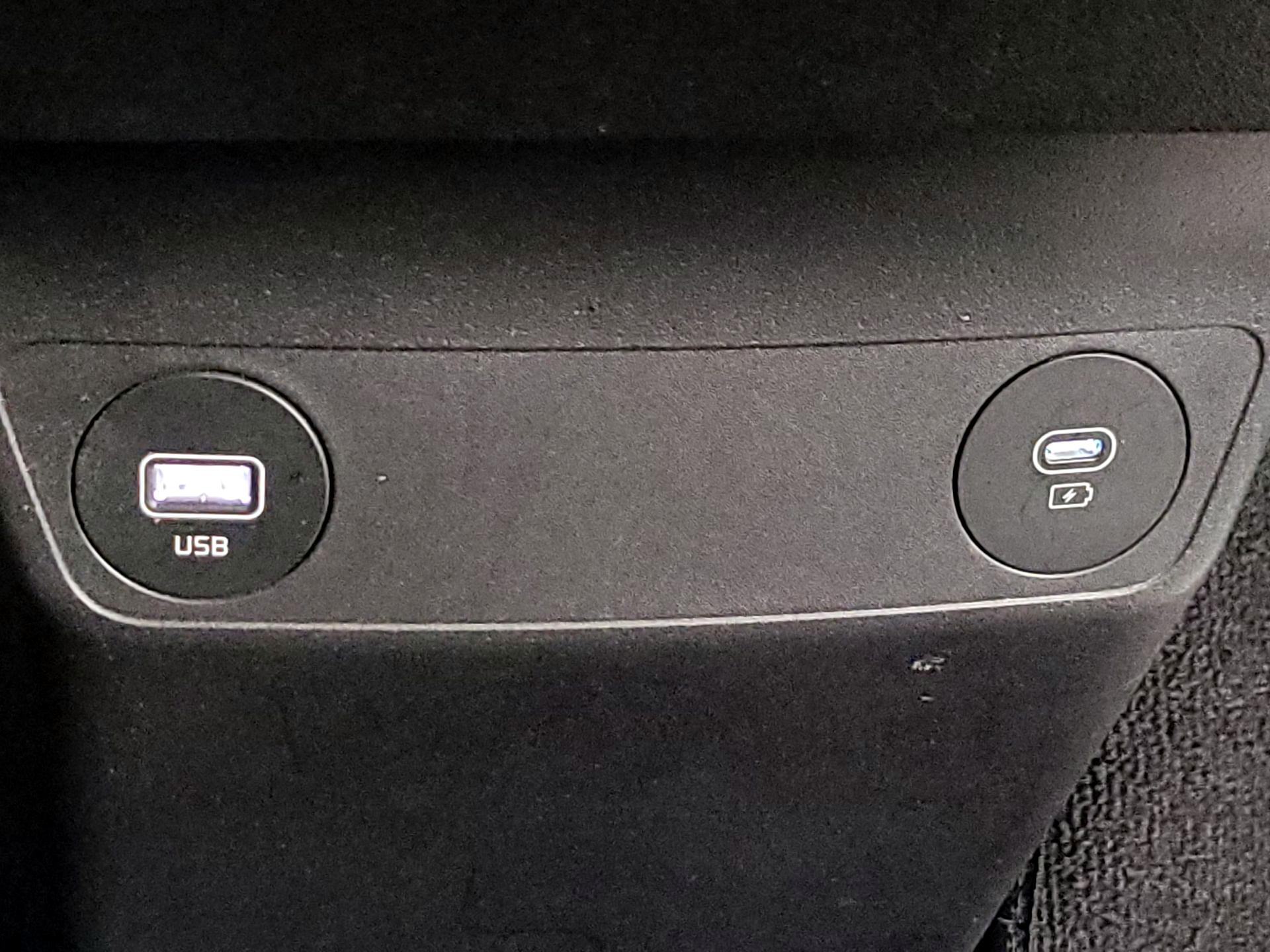 Thumbnail: 2023 Kia EV6 - 19