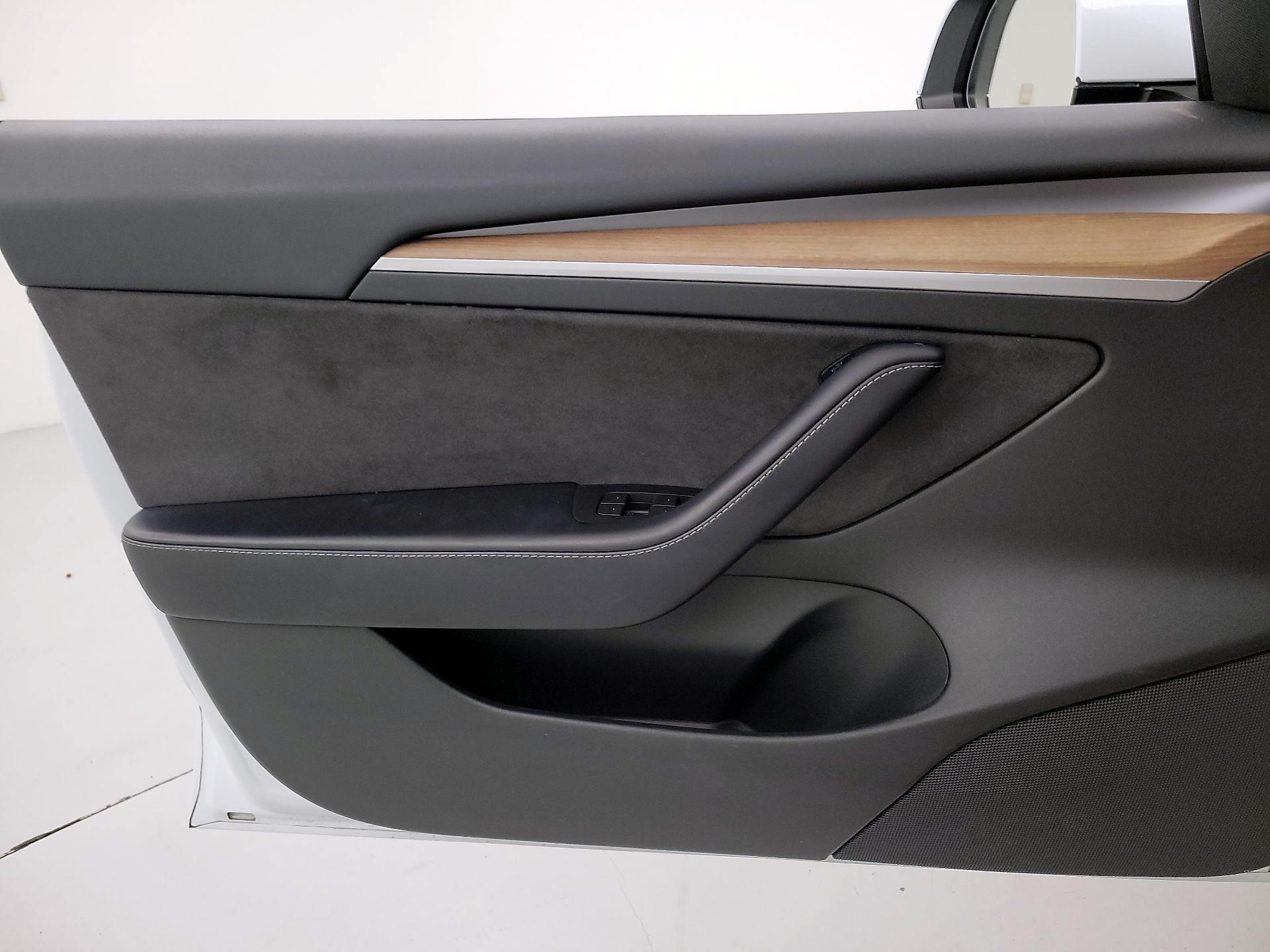 Thumbnail: 2023 Tesla Model 3 - 12