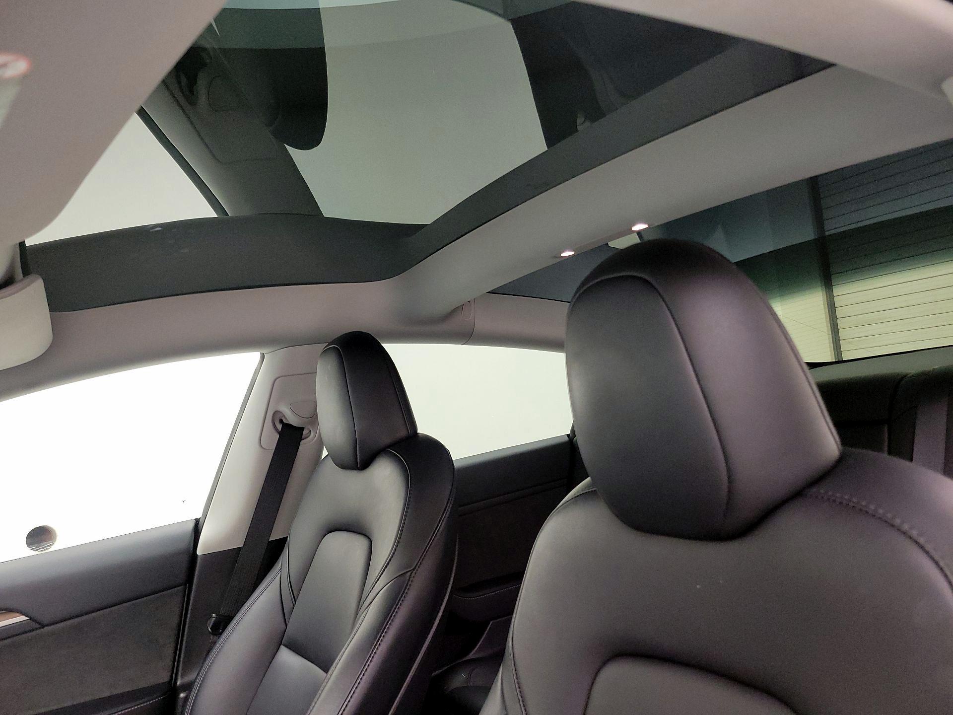 Thumbnail: 2023 Tesla Model 3 - 18