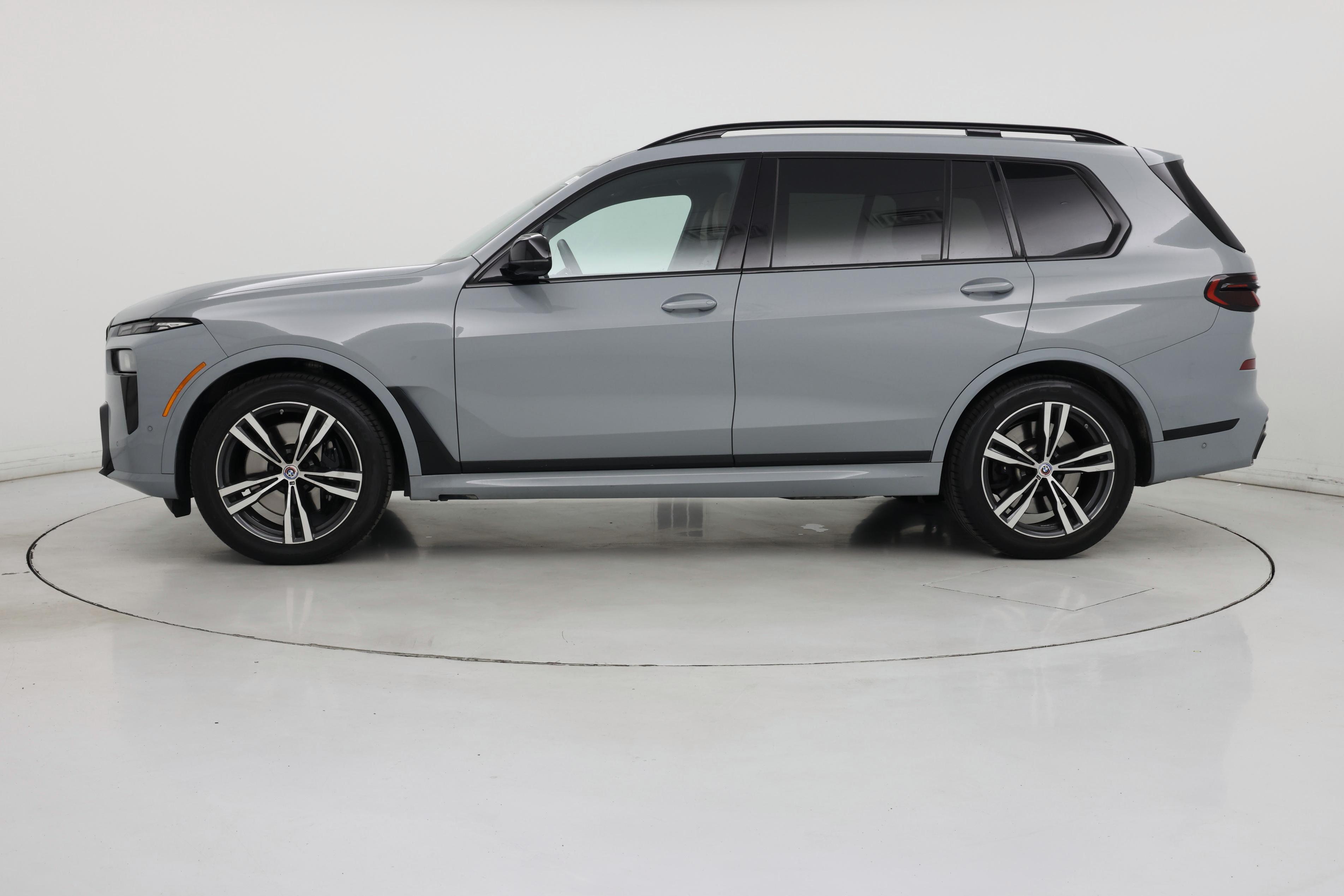 Thumbnail: 2023 BMW X7 - 3
