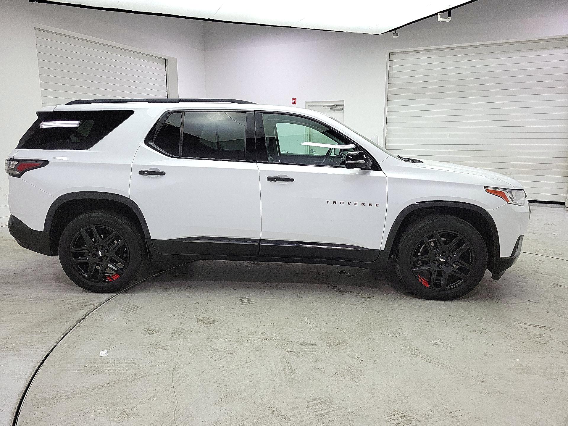 Thumbnail: 2020 Chevrolet Traverse - 4