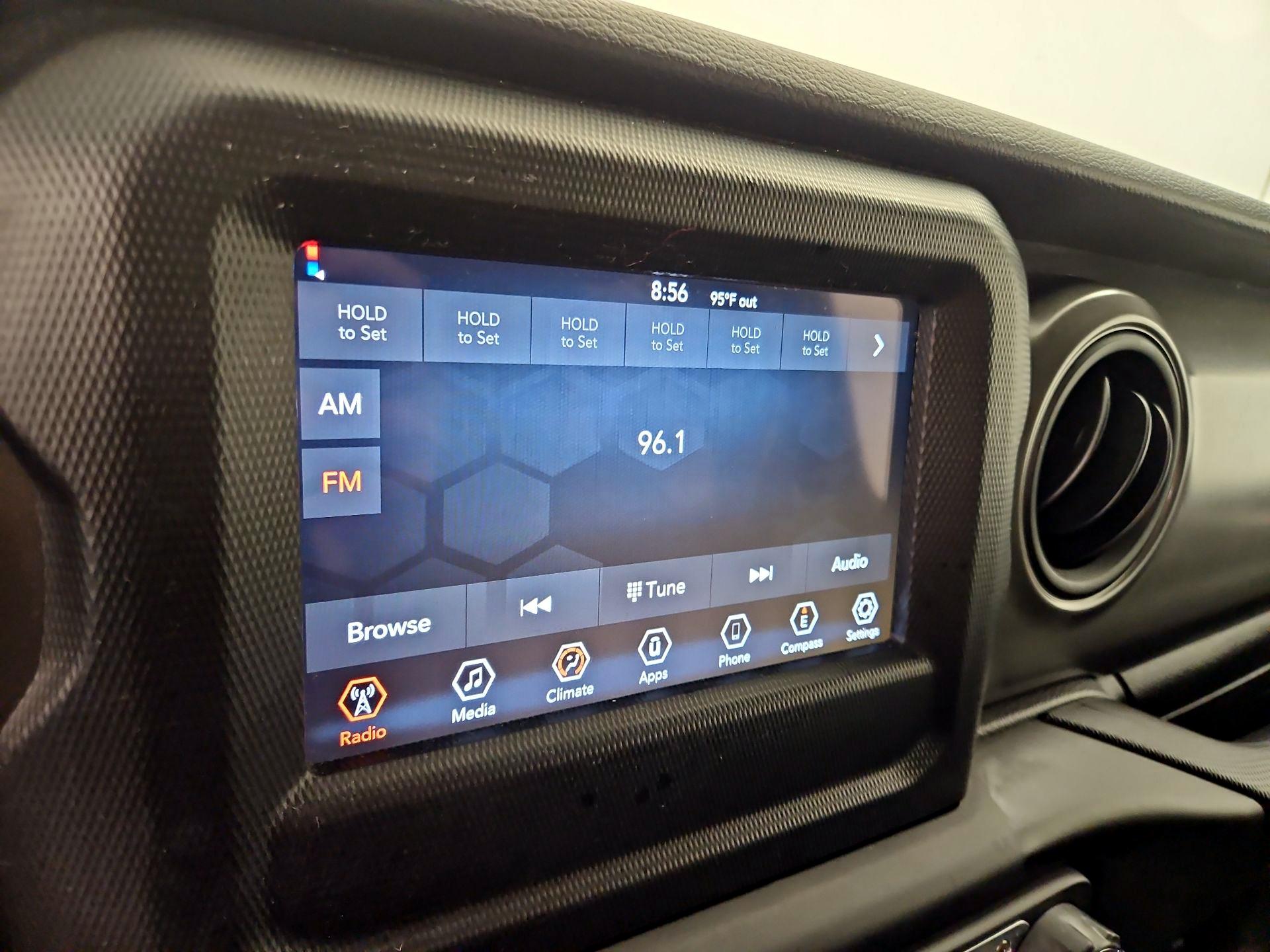 Thumbnail: 2023 Jeep Gladiator - 15