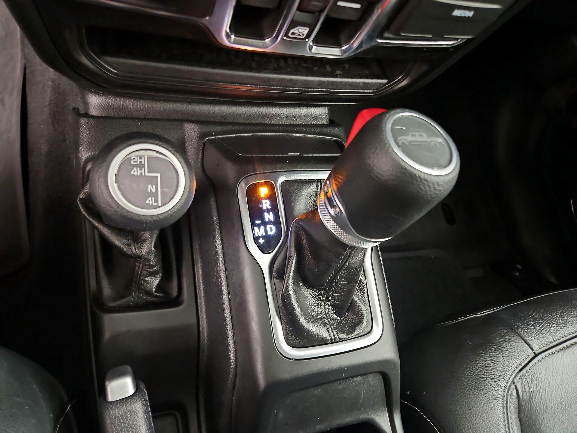 Thumbnail: 2023 Jeep Gladiator - 17