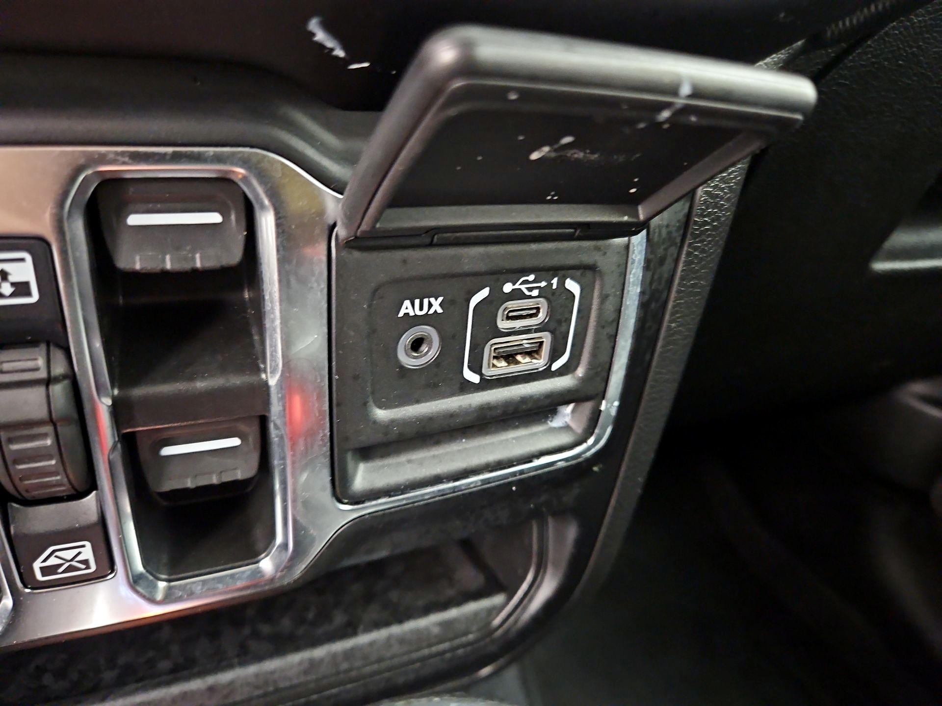 Thumbnail: 2023 Jeep Gladiator - 18