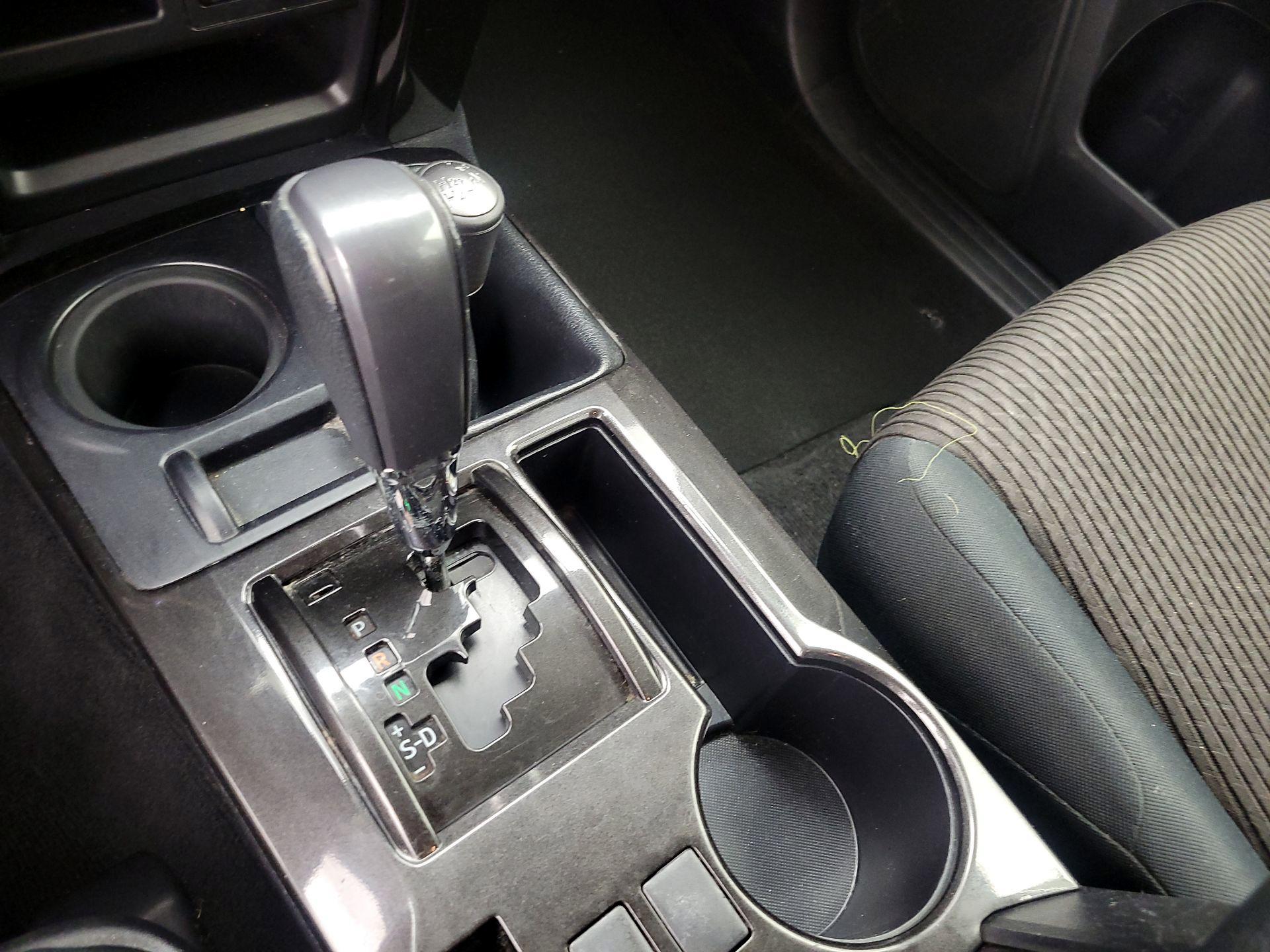 Thumbnail: 2015 Toyota 4Runner - 17