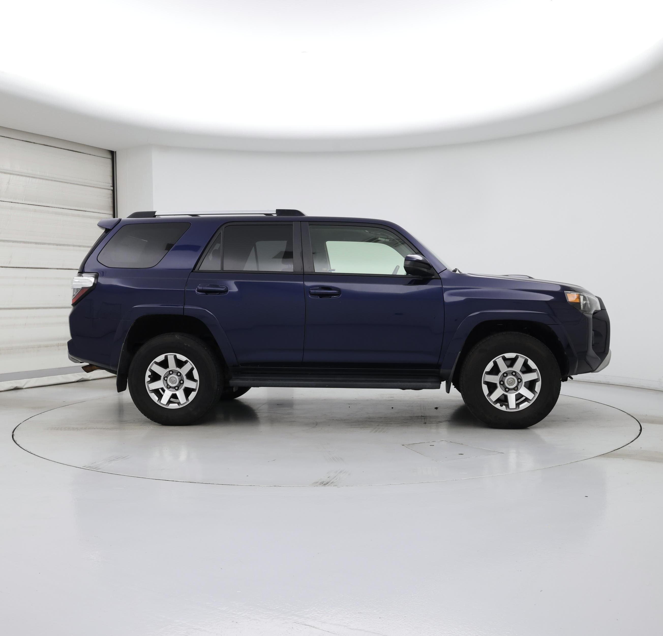Thumbnail: 2015 Toyota 4Runner - 7