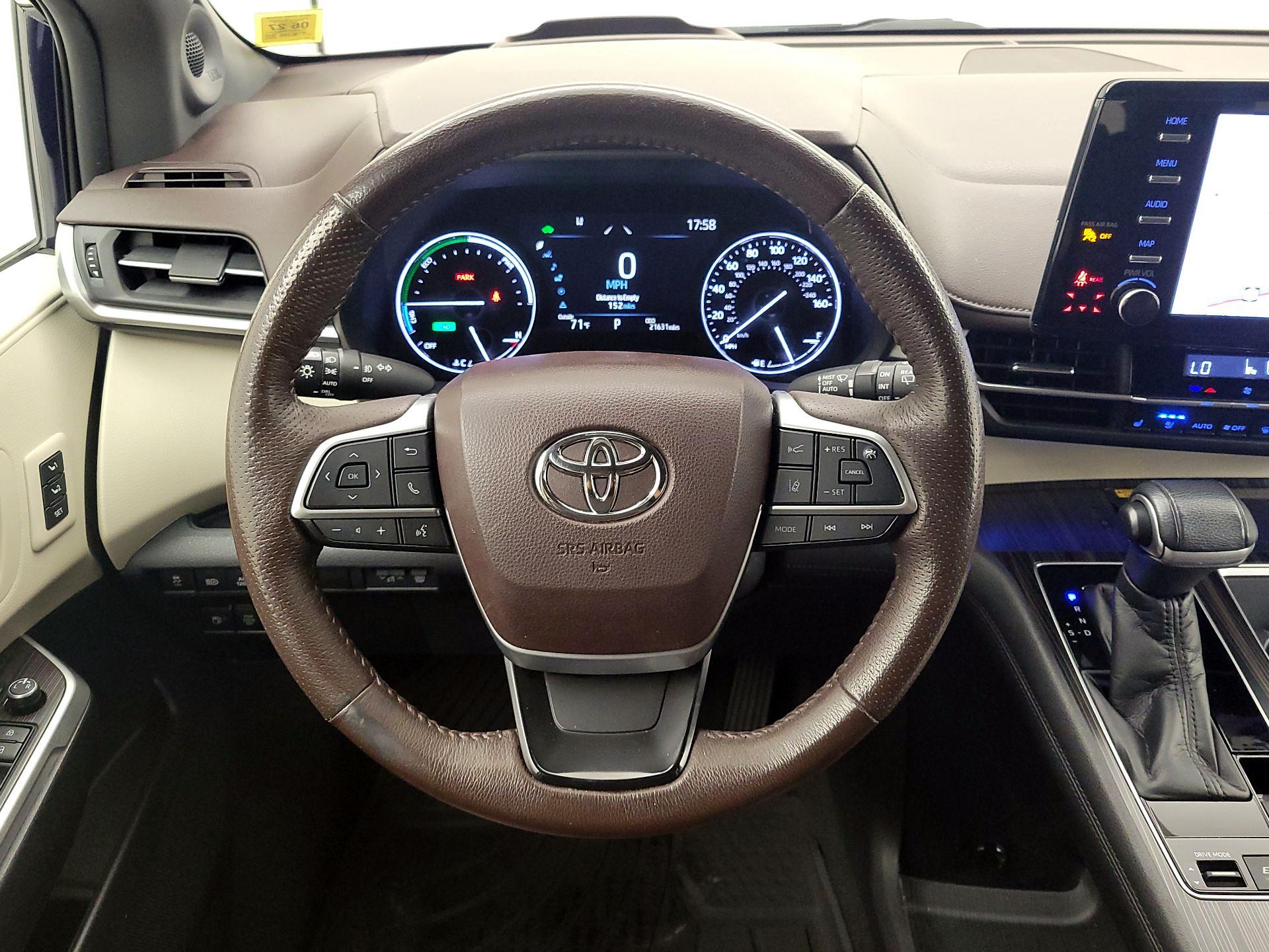 Thumbnail: 2021 Toyota Sienna - 10