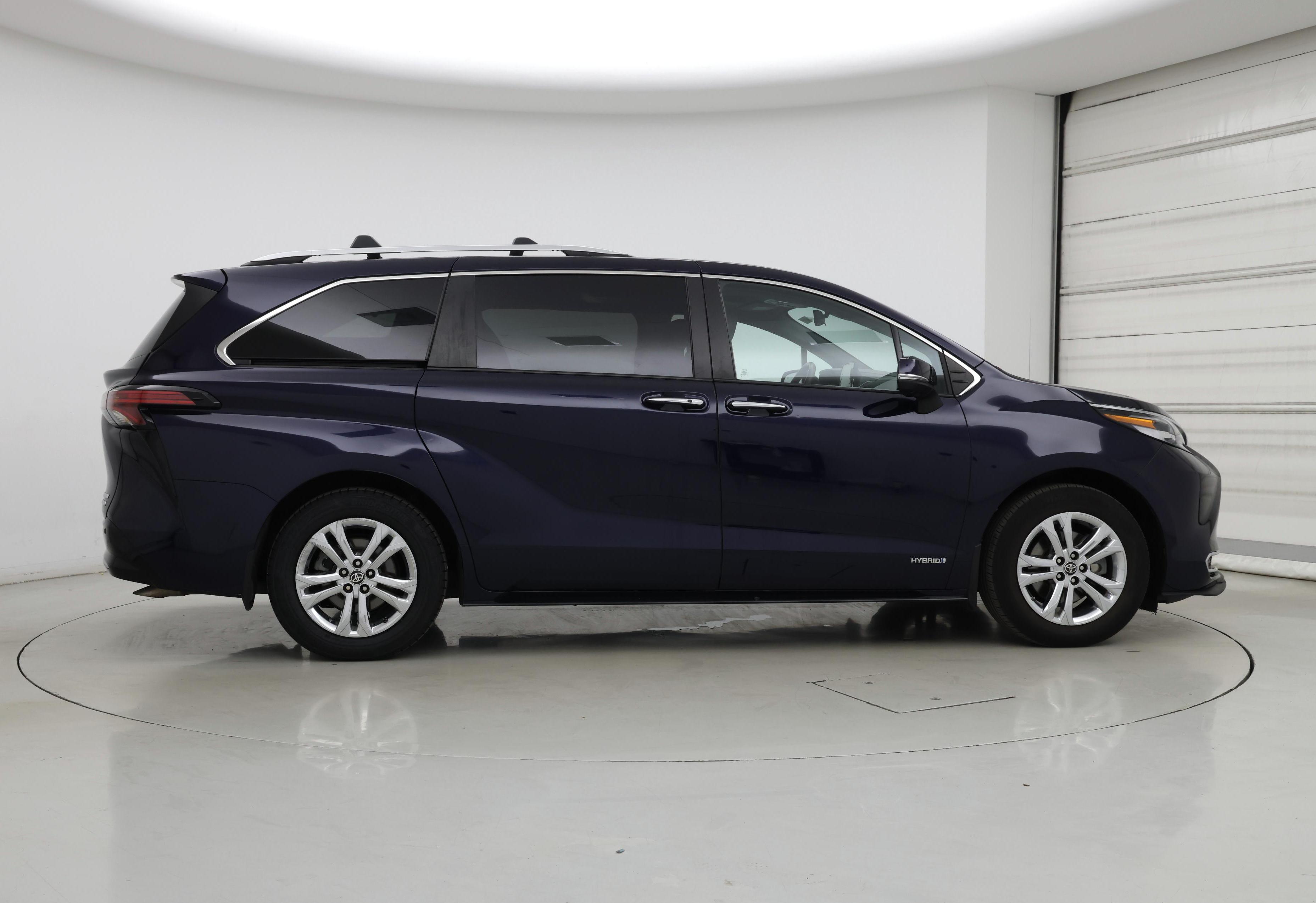 Thumbnail: 2021 Toyota Sienna - 7