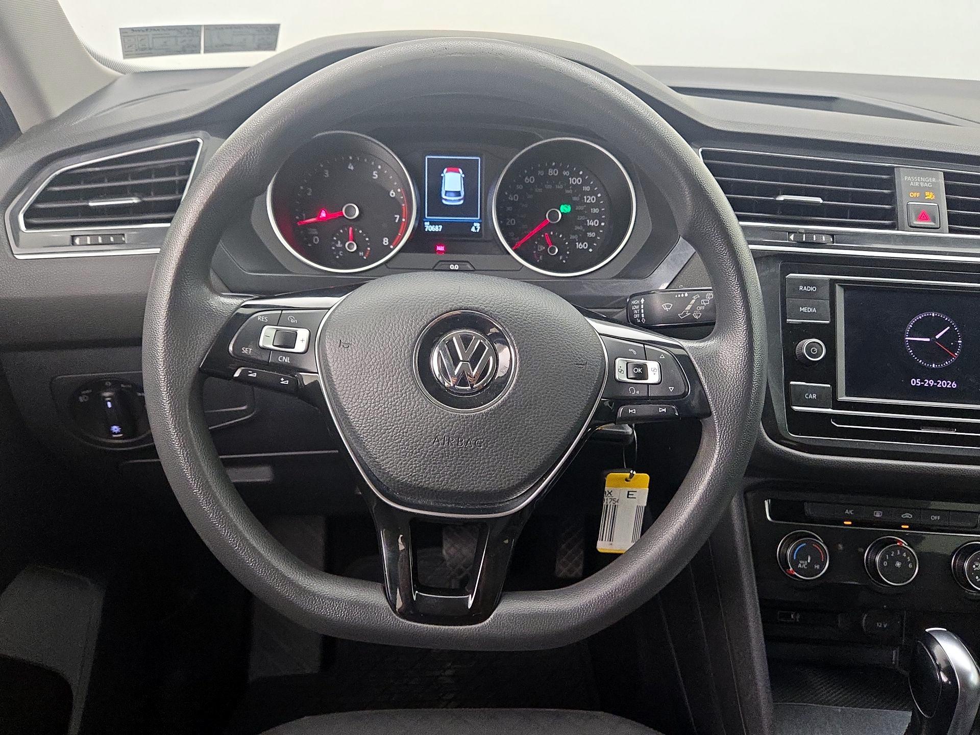 Thumbnail: 2018 Volkswagen Tiguan - 10